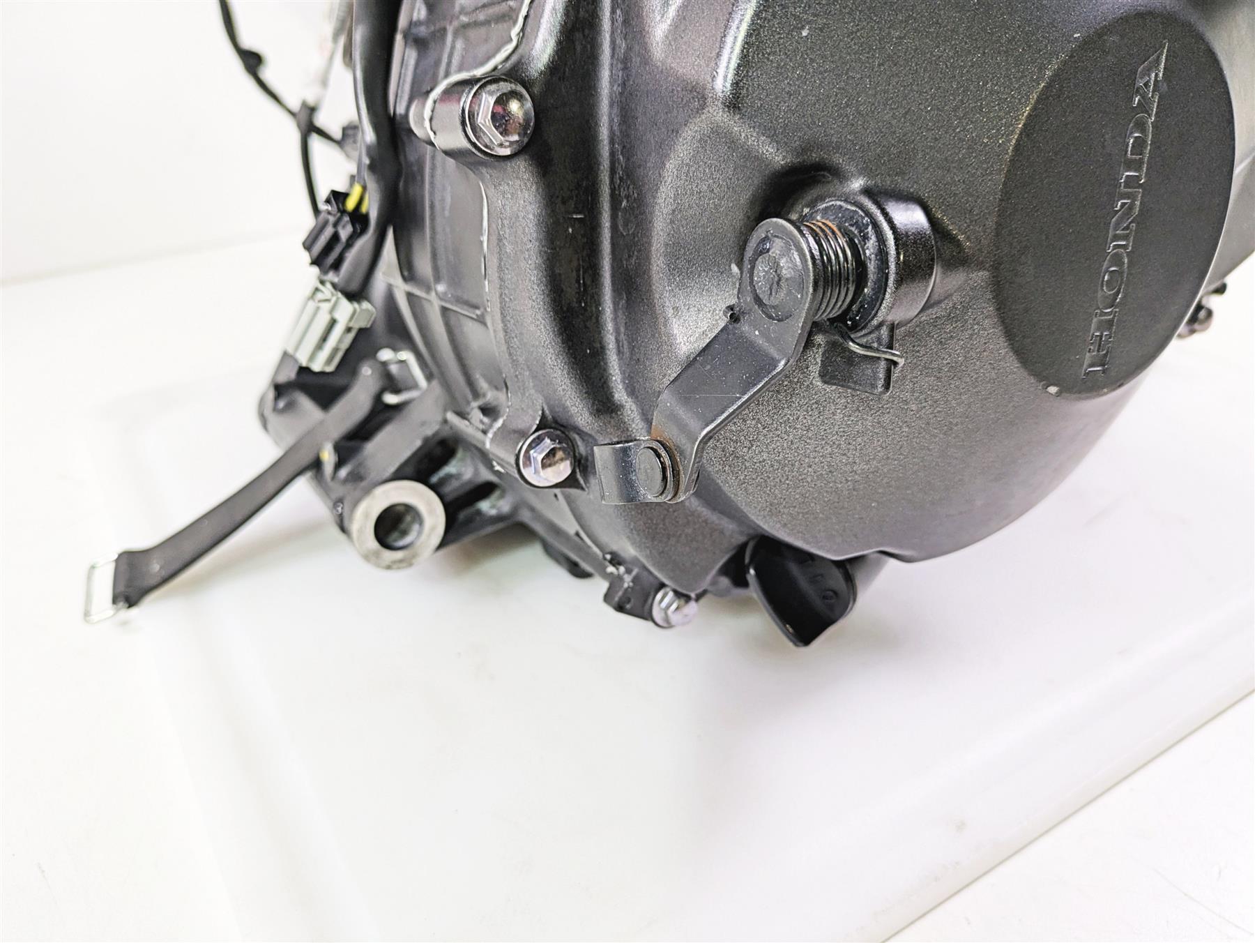 2017 Honda CBR600RR PC40E Engine Motor -FOR PARTS -READ 11000-MFJ-D00 {{ shop.shopifyCountryName }} - Mototech271