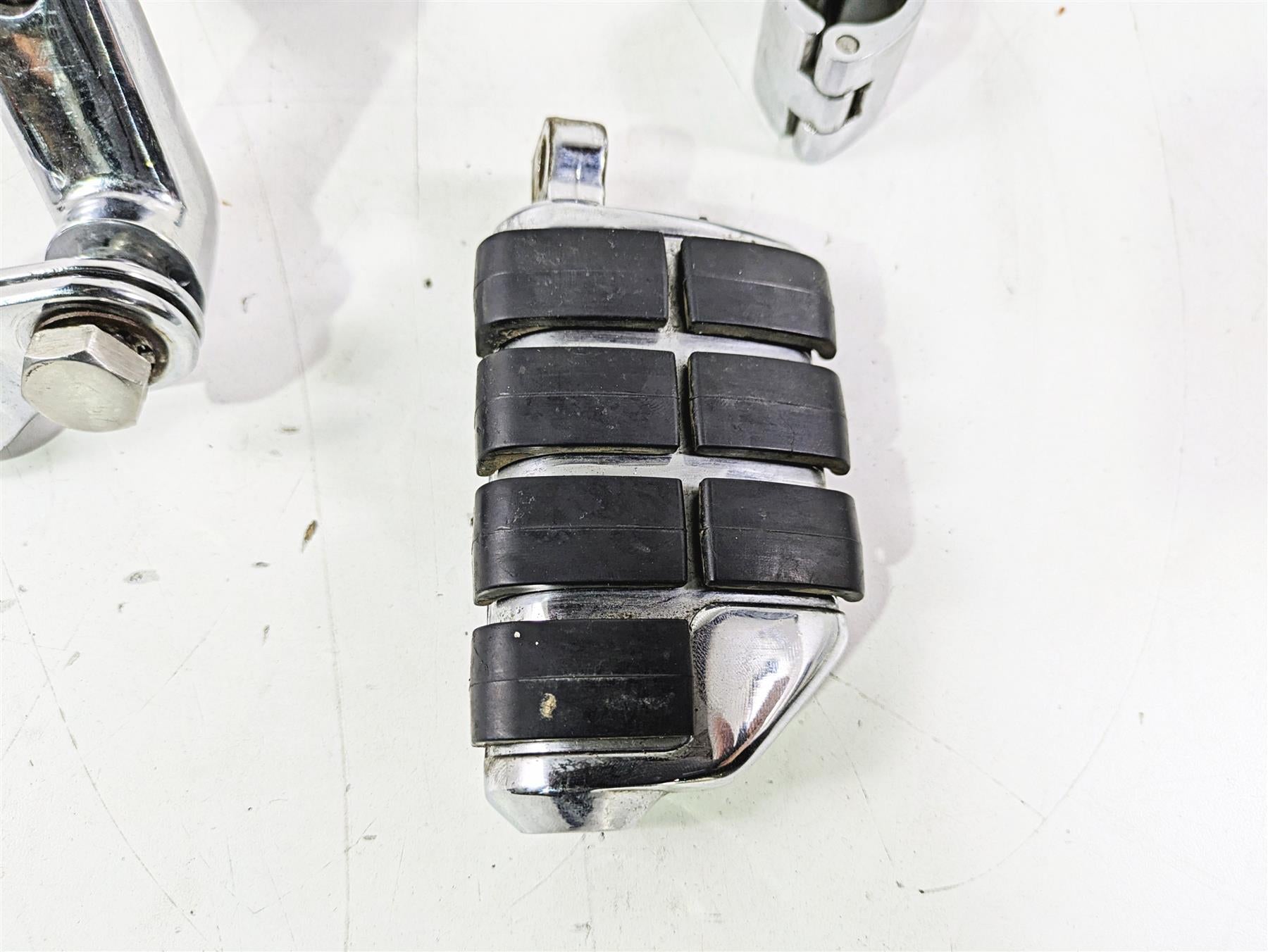 2004 Yamaha XVZ1300 Royal Star Chrome Highway Foot Peg Rest Set FOR PARTS {{ shop.shopifyCountryName }} - Mototech271