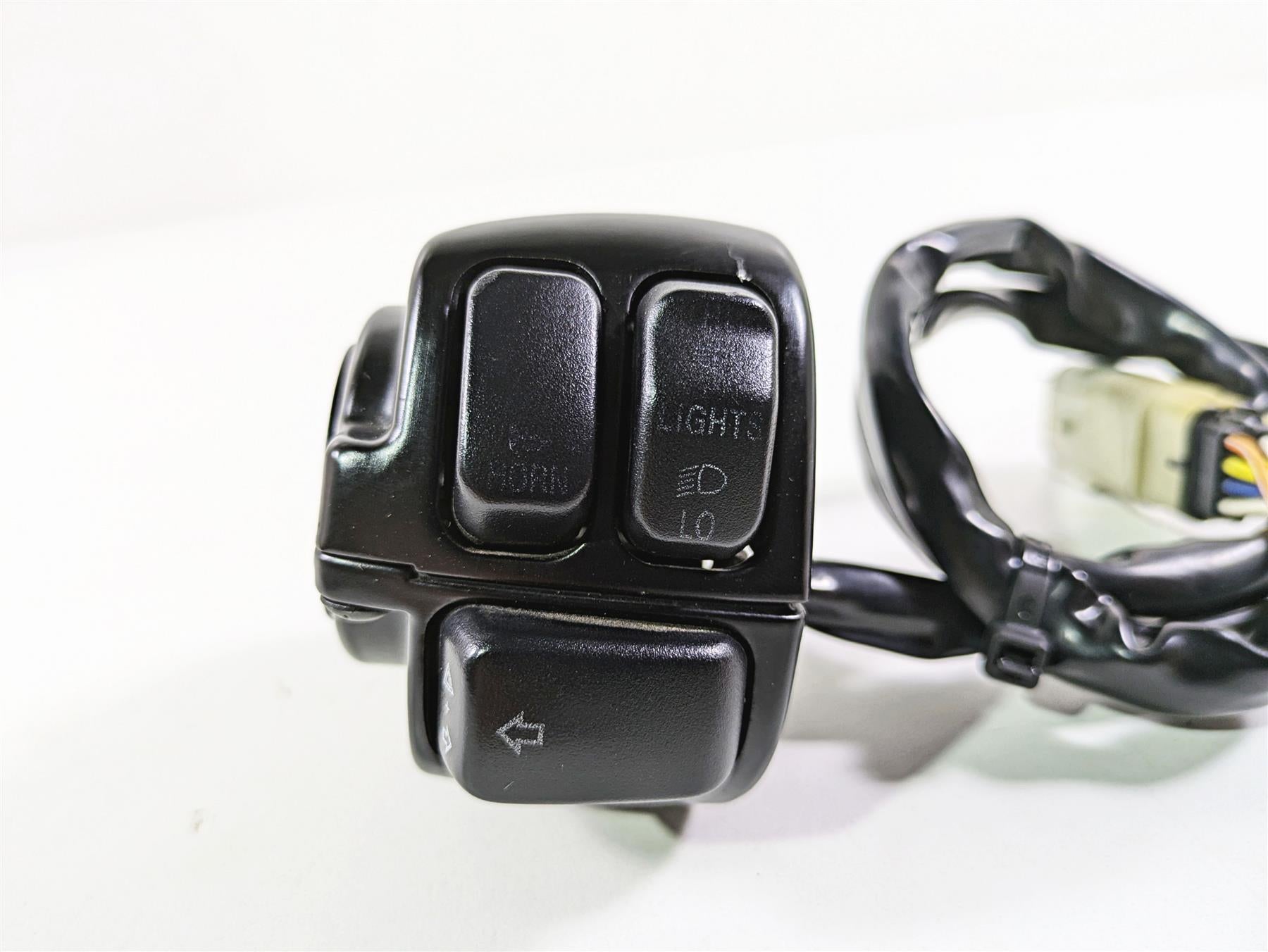 2009 Harley XR1200 Sportster Left Hand Turn Signal Control Switch 71682-06A {{ shop.shopifyCountryName }} - Mototech271