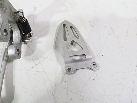 2016 Suzuki GSXR1000 Right Front Foot Peg Brake Pedal & Mount Set 3511-47H10 {{ shop.shopifyCountryName }} - Mototech271