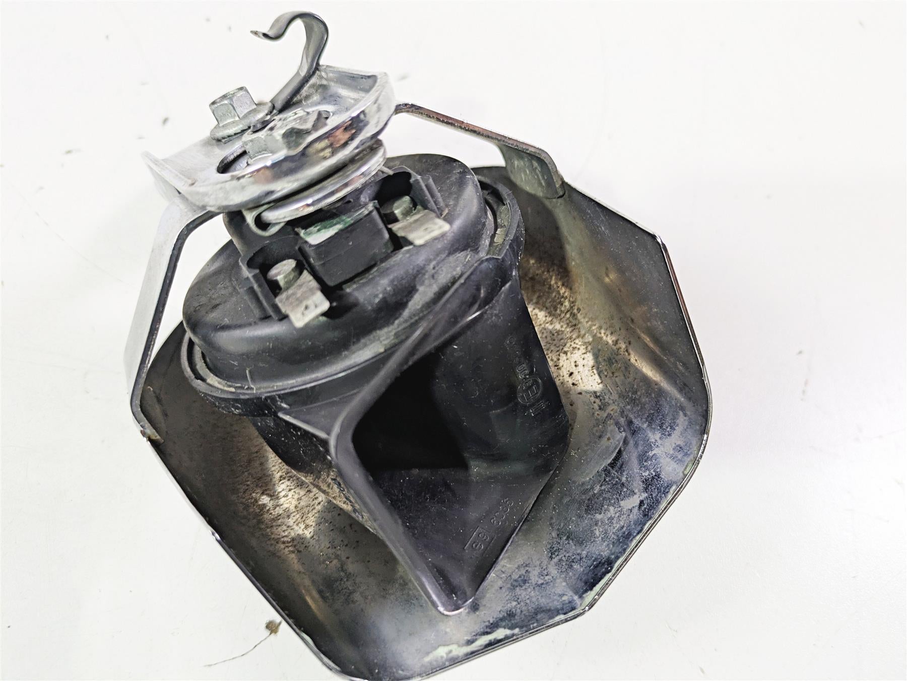 2011 Harley FXDC Dyna Super Glide Horn & Chrome Cover 61300478A {{ shop.shopifyCountryName }} - Mototech271
