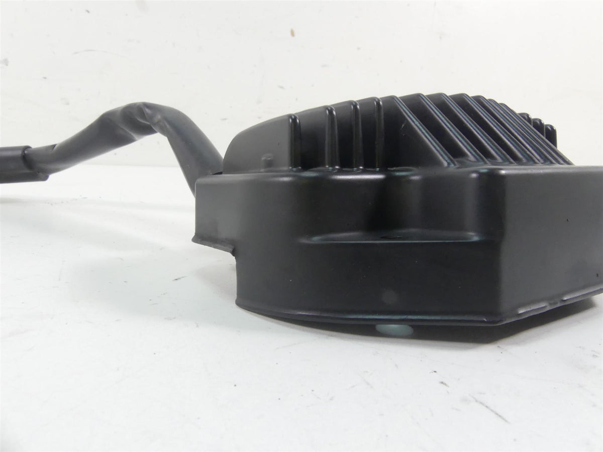 2005 Harley Dyna FXDLI Low Rider Rectifier Voltage Regulator 74631-04 {{ shop.shopifyCountryName }} - Mototech271
