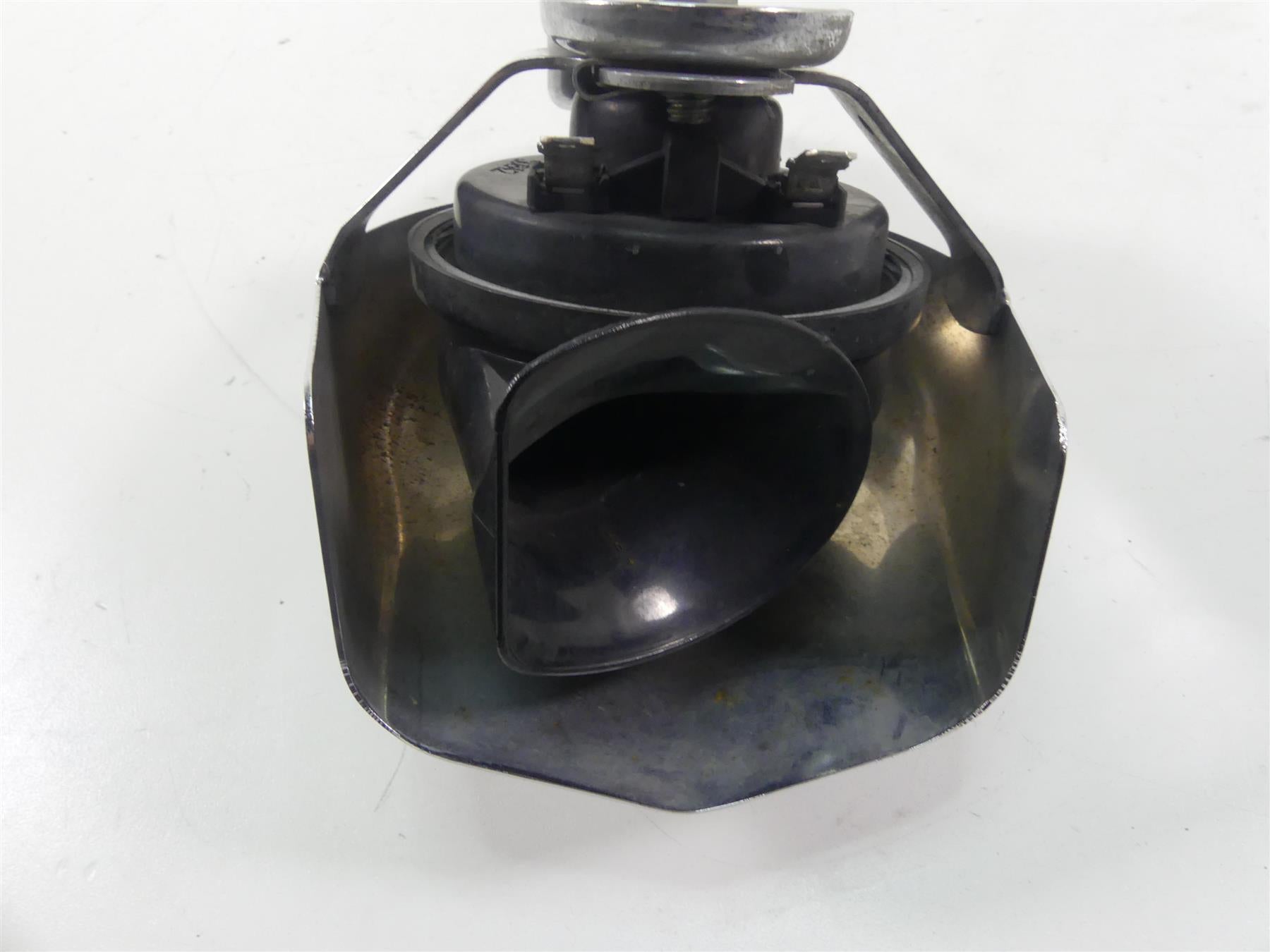 2005 Harley Touring FLHRSI Road King Horn & Chrome Cover 61300478A {{ shop.shopifyCountryName }} - Mototech271