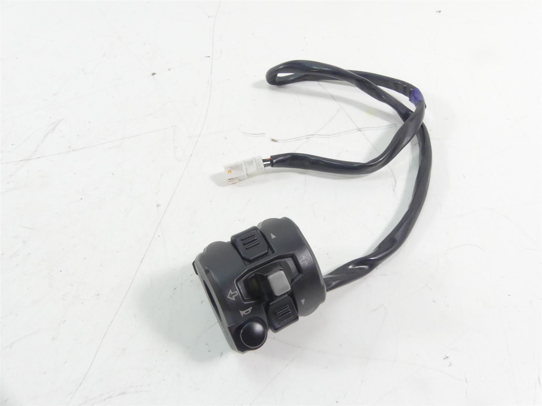 2015 Ducati Diavel Carbon Red Left Hand Blinker Control Switch 65110161A {{ shop.shopifyCountryName }} - Mototech271