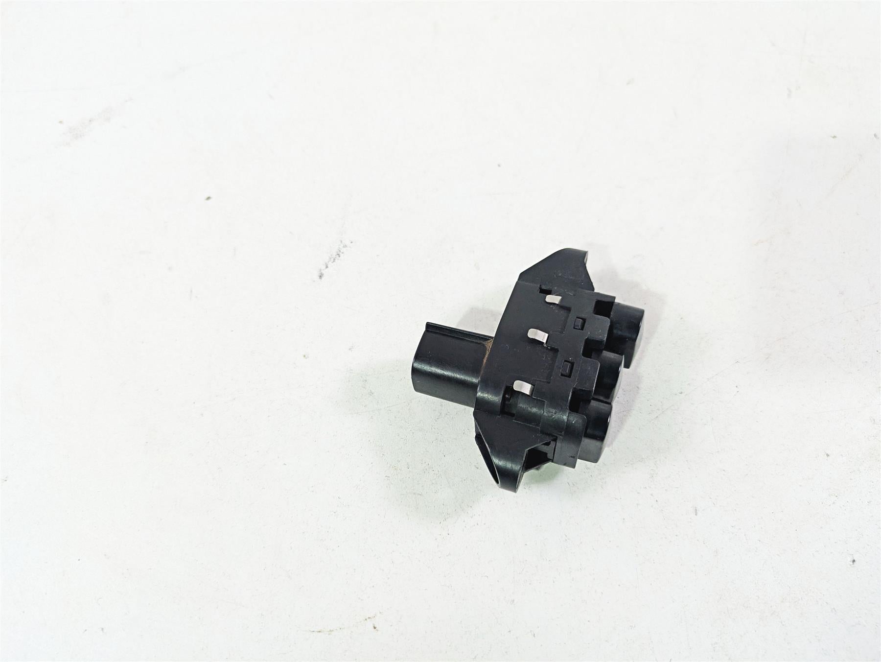 2015 Harley Touring FLHTKL Electra Glide Auxiliary Switch Kit 69200172 {{ shop.shopifyCountryName }} - Mototech271