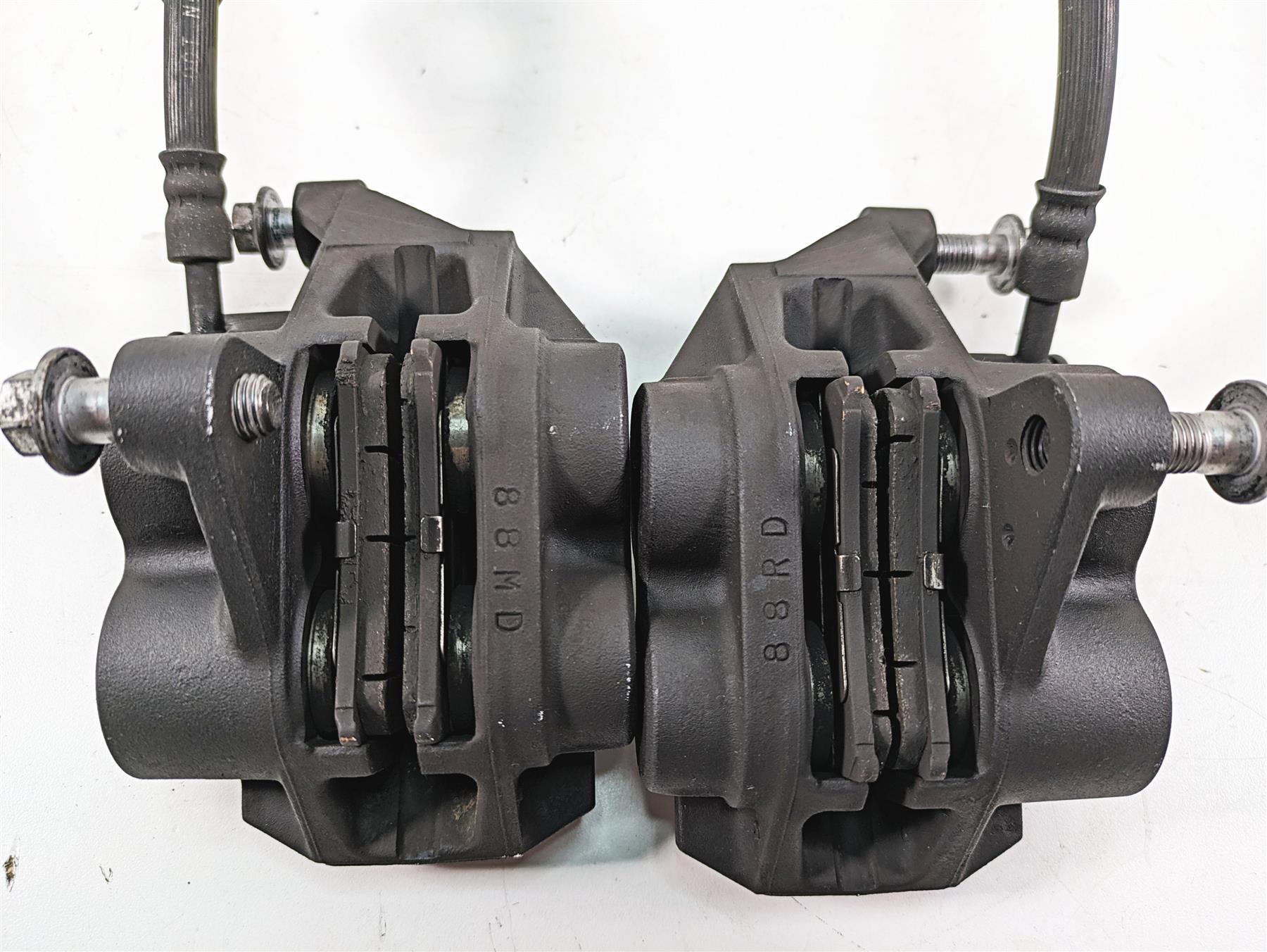 2009 Yamaha XV1900 Raider Front Brake Calipers 1D7-2580T-10-00 1D7-2580U-10-00 {{ shop.shopifyCountryName }} - Mototech271