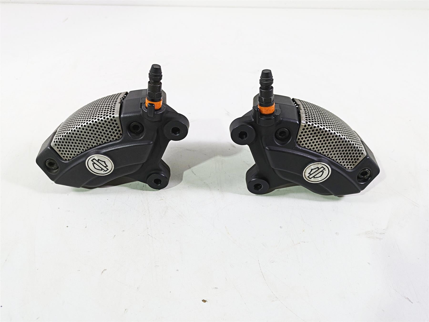 2010 Harley Touring FLHX Street Glide Front Brake Caliper Set 43027-08 44023-08