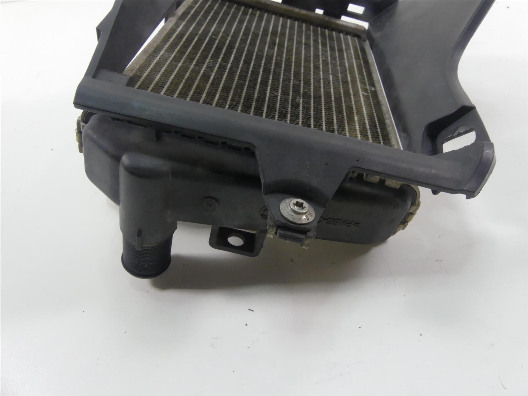 2019 BMW R1250GS K50 Left Side Radiator + Cover Set 17118546408 {{ shop.shopifyCountryName }} - Mototech271