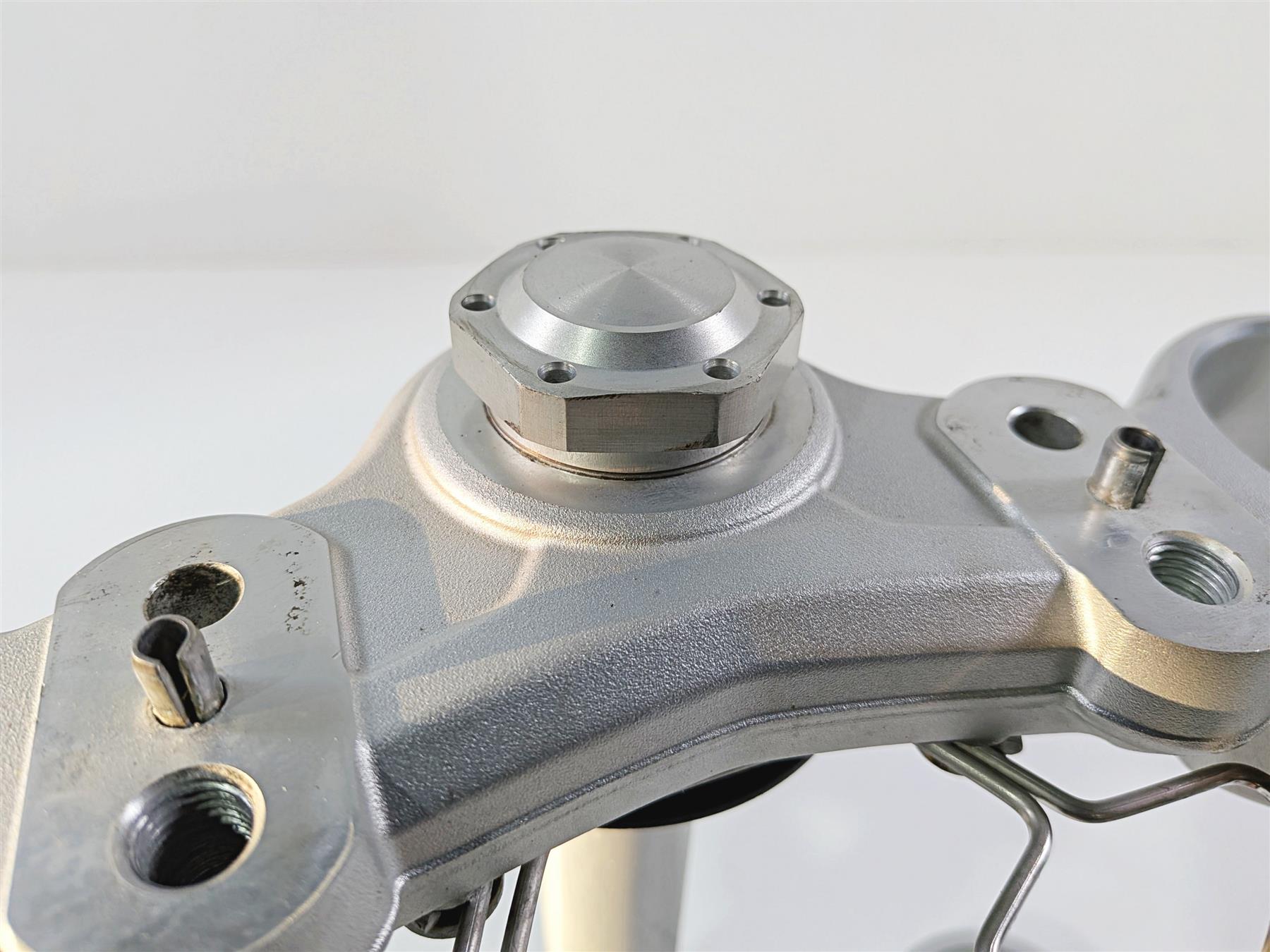 2022 Triumph Tiger 900 GT Pro Lower Upper Triple Tree Set T2042968 {{ shop.shopifyCountryName }} - Mototech271