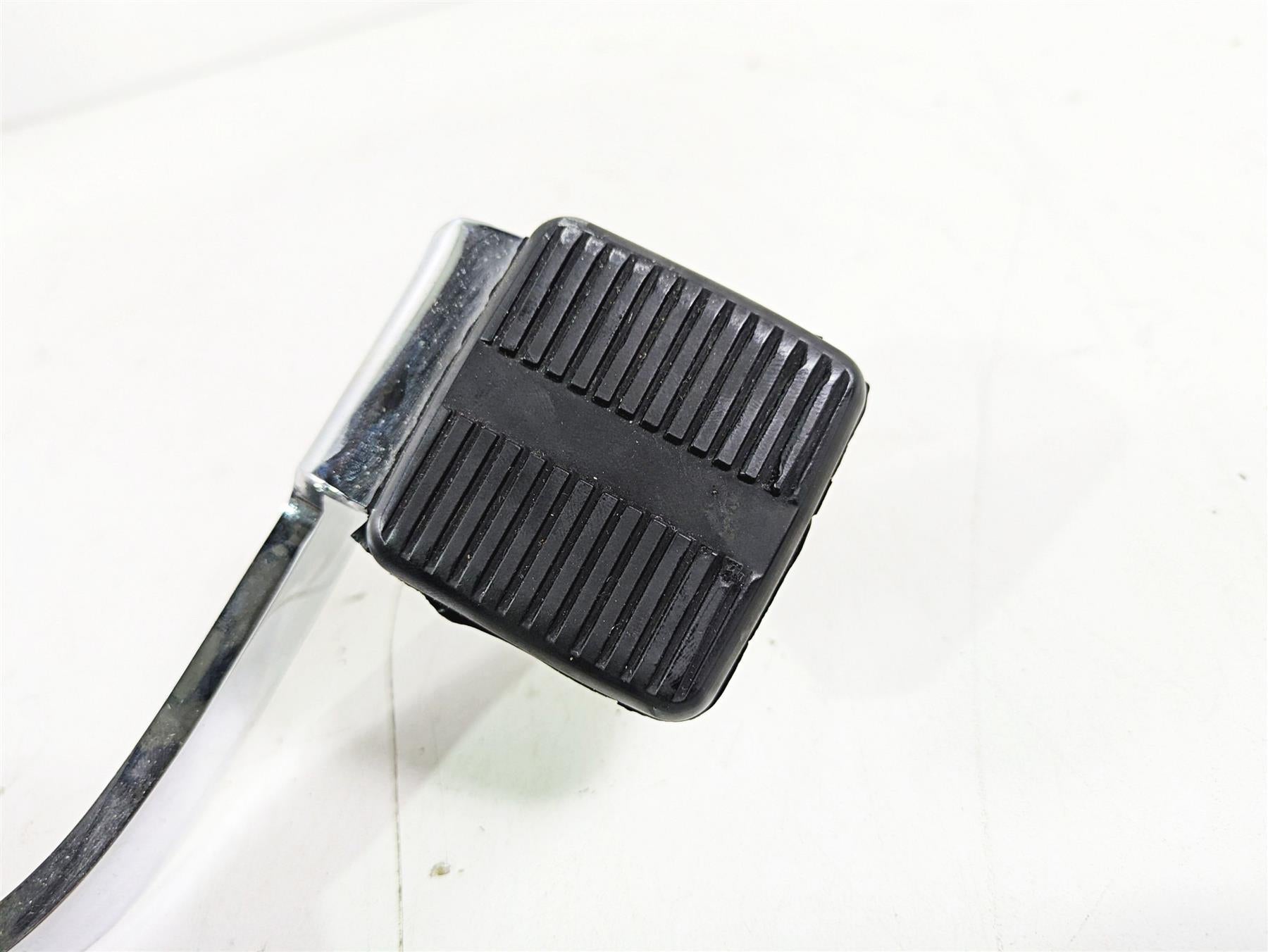 2009 Harley FXCWC Softail Rocker Right Front Footpeg Brake Pedal Set 50600027BHP {{ shop.shopifyCountryName }} - Mototech271