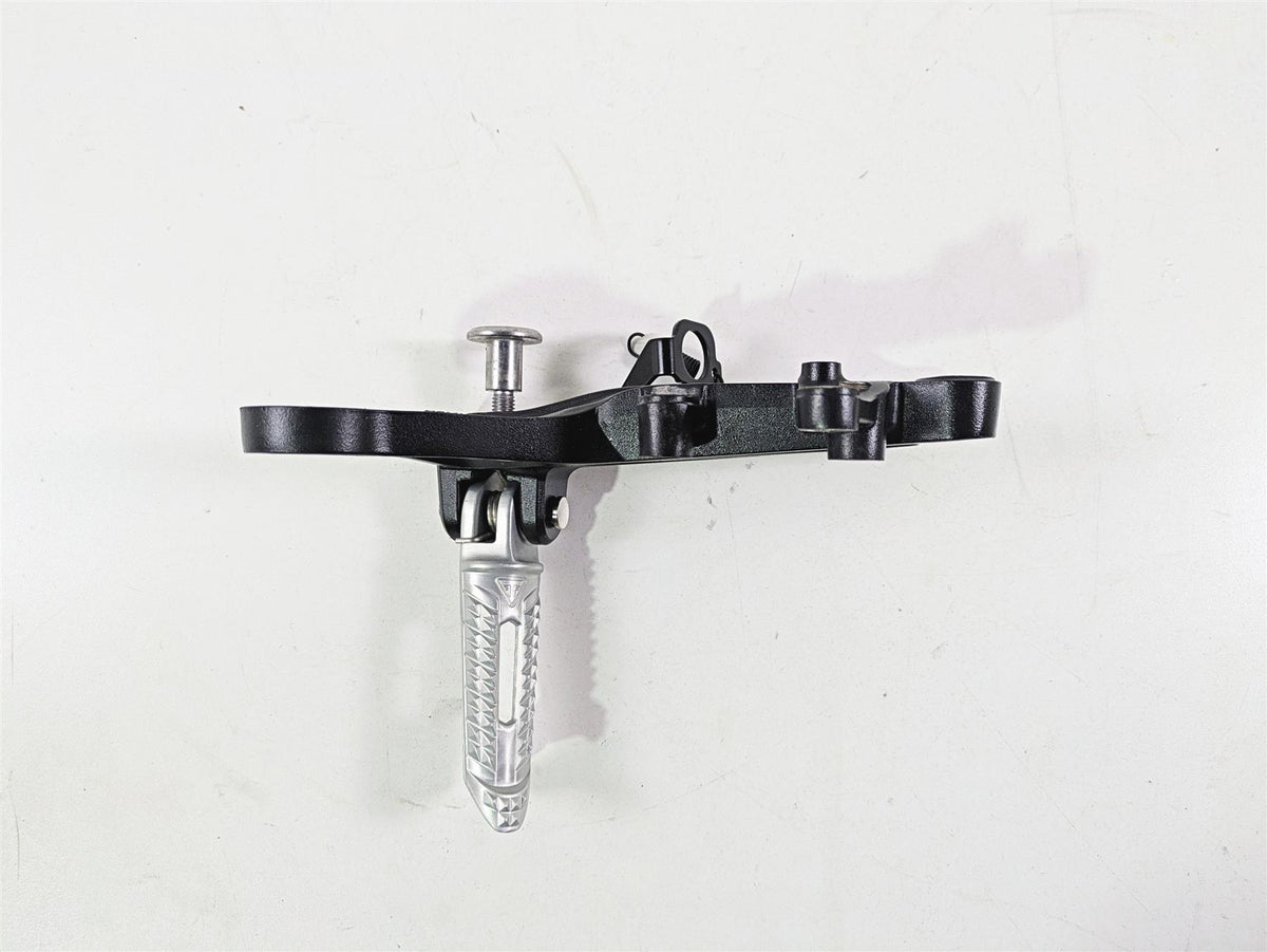 2024 Triumph Street Triple 765 R Right Rider Footpeg & Mount Set T2082980 {{ shop.shopifyCountryName }} - Mototech271