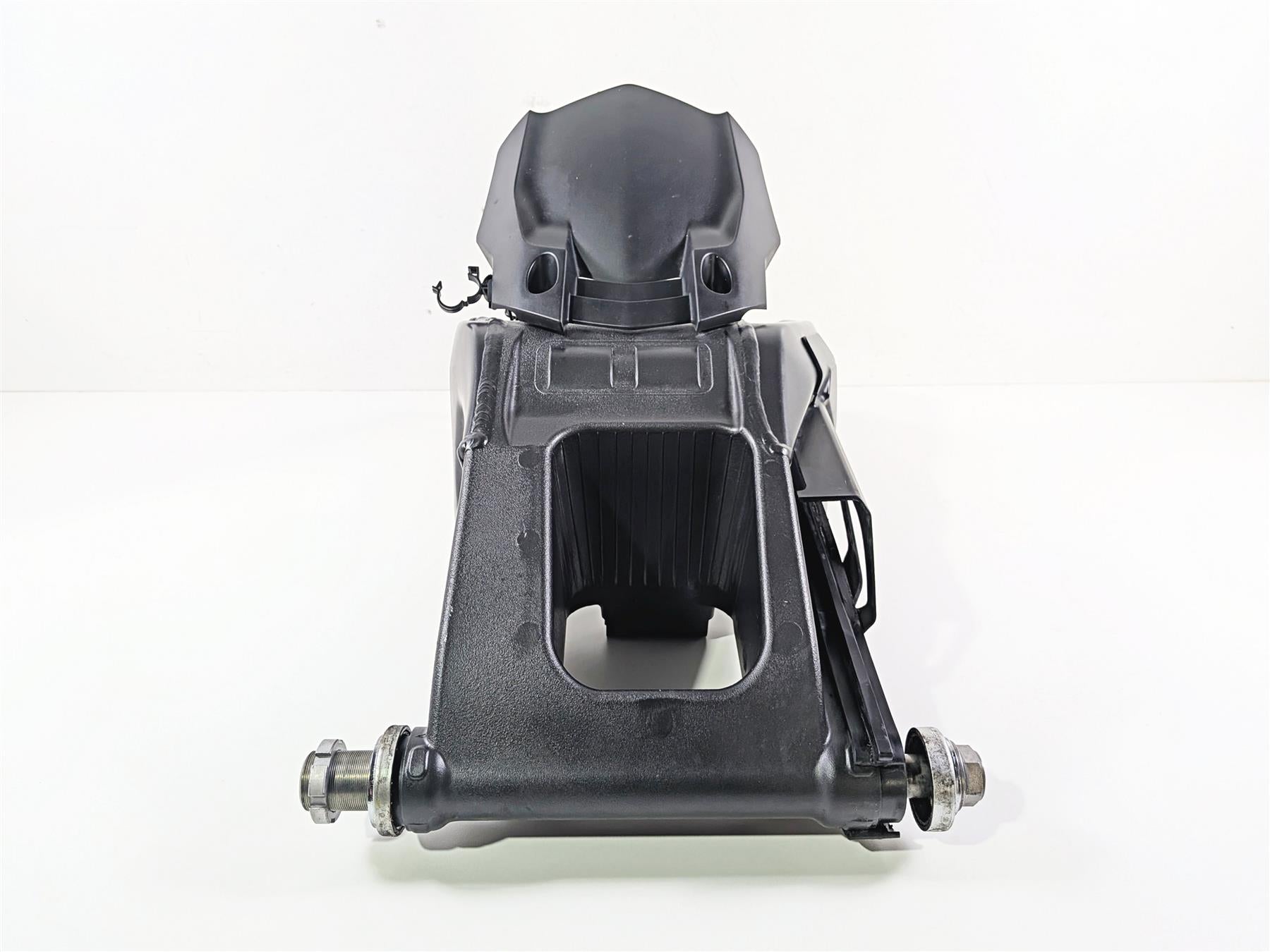 2023 Yamaha MT10 MTN1000 Rear Swingarm Swing Arm & Axle B5Y-22110-00-00 {{ shop.shopifyCountryName }} - Mototech271