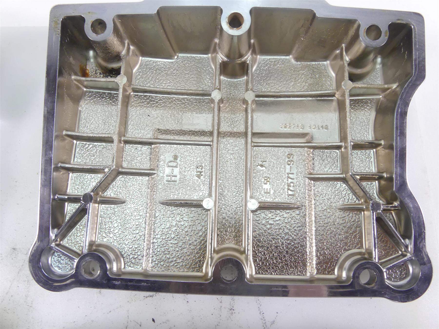 2011 Harley Touring FLTRU Road Glide Rocker Box Valve Cover Set 17571-99 {{ shop.shopifyCountryName }} - Mototech271