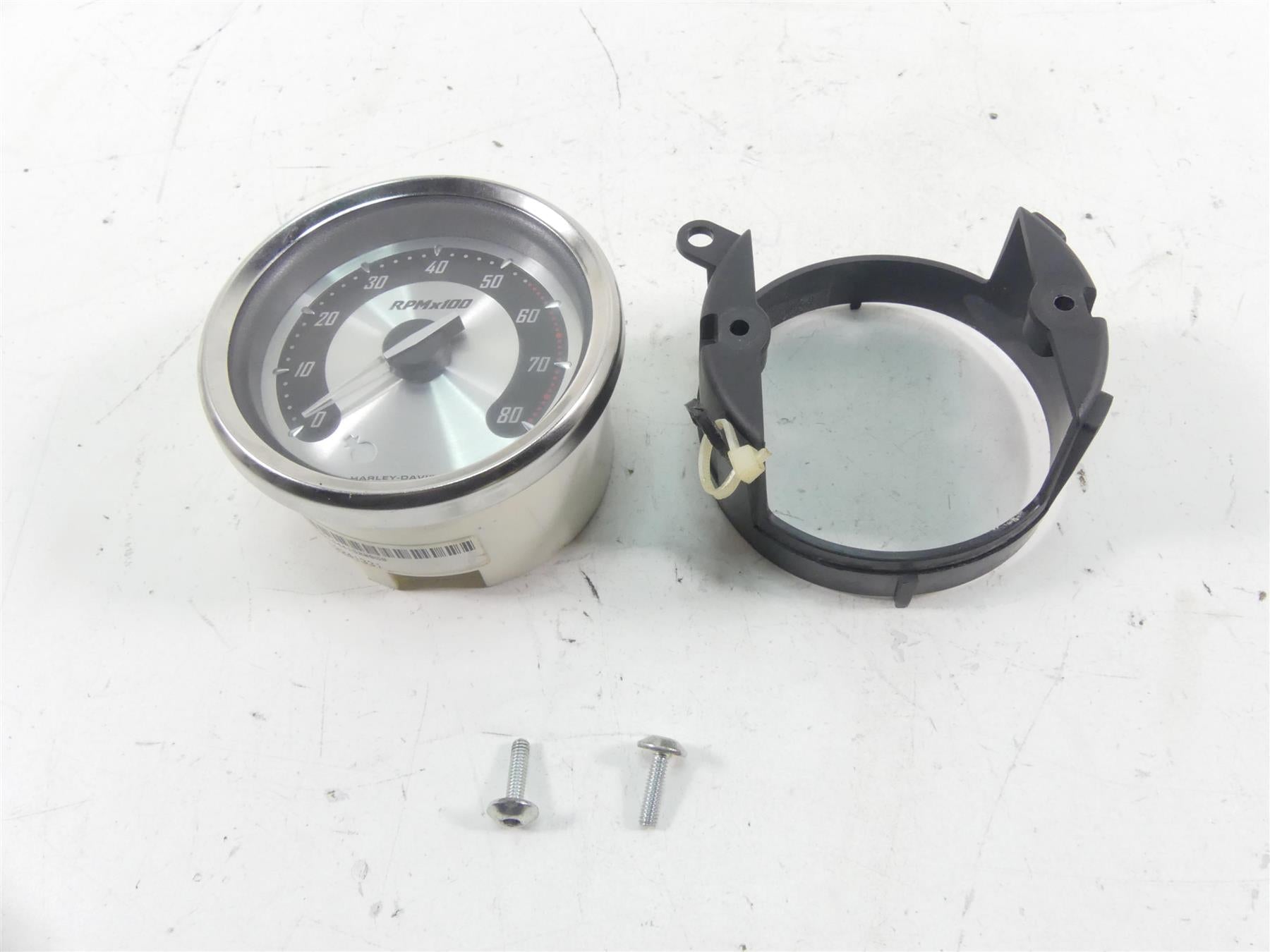 2005 Harley Touring CVO FLHTCSE Electra Glide Tachometer Tacho Gauge 67522-04 {{ shop.shopifyCountryName }} - Mototech271