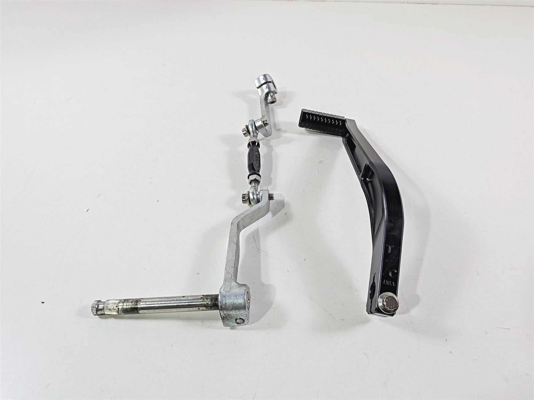 2024 Harley Softail FXLRST Low Rider Thrashin Shift Lever & Linkage TSC-2901-1 {{ shop.shopifyCountryName }} - Mototech271