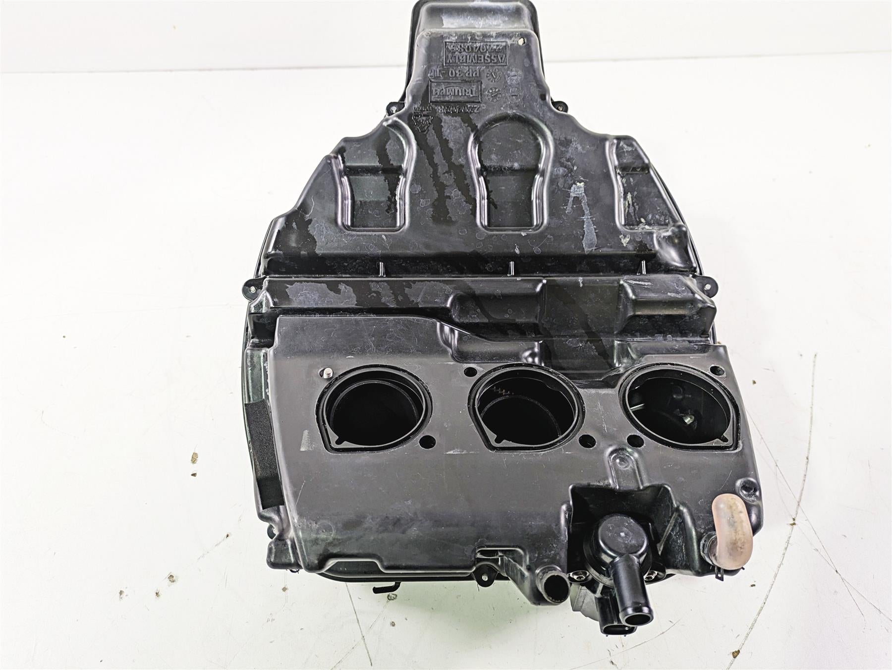 2019 Triumph Speed Triple RS 1050 Air Box Cleaner Breather Set T2205575 {{ shop.shopifyCountryName }} - Mototech271