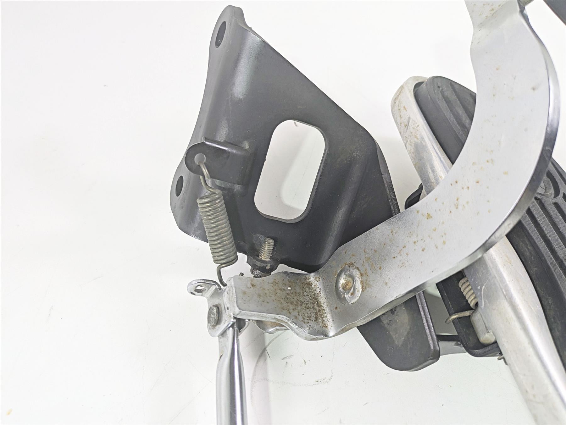 2006 Yamaha XVS650 V-Star Classic Right Floorboard & Brake Pedal 5BN-27420-00-00