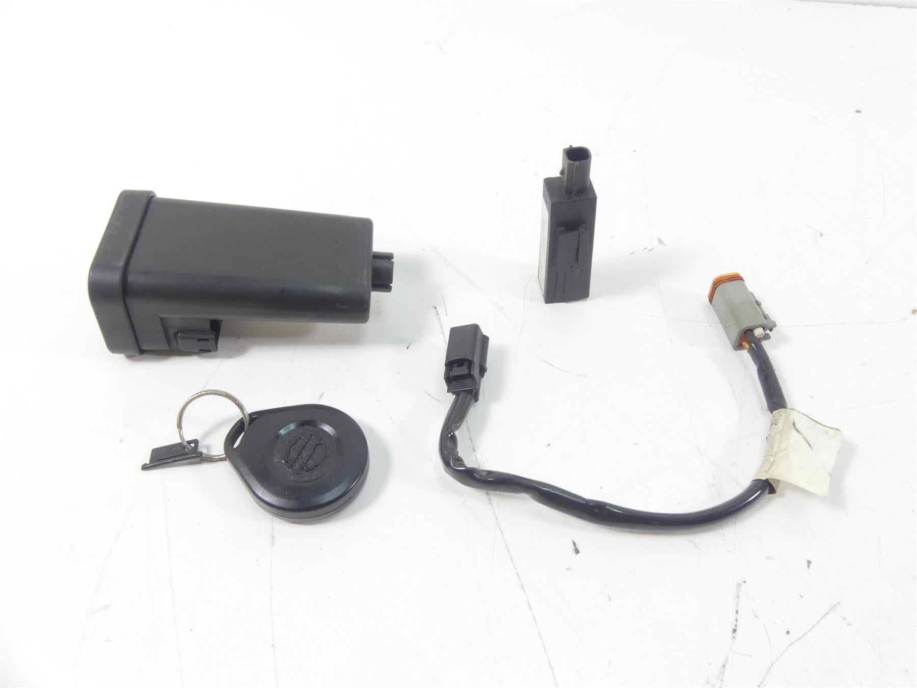 2007 Harley FLHTCU SE2 CVO Electra Glide Tssm Turn Signal Module & Fob 68924-07