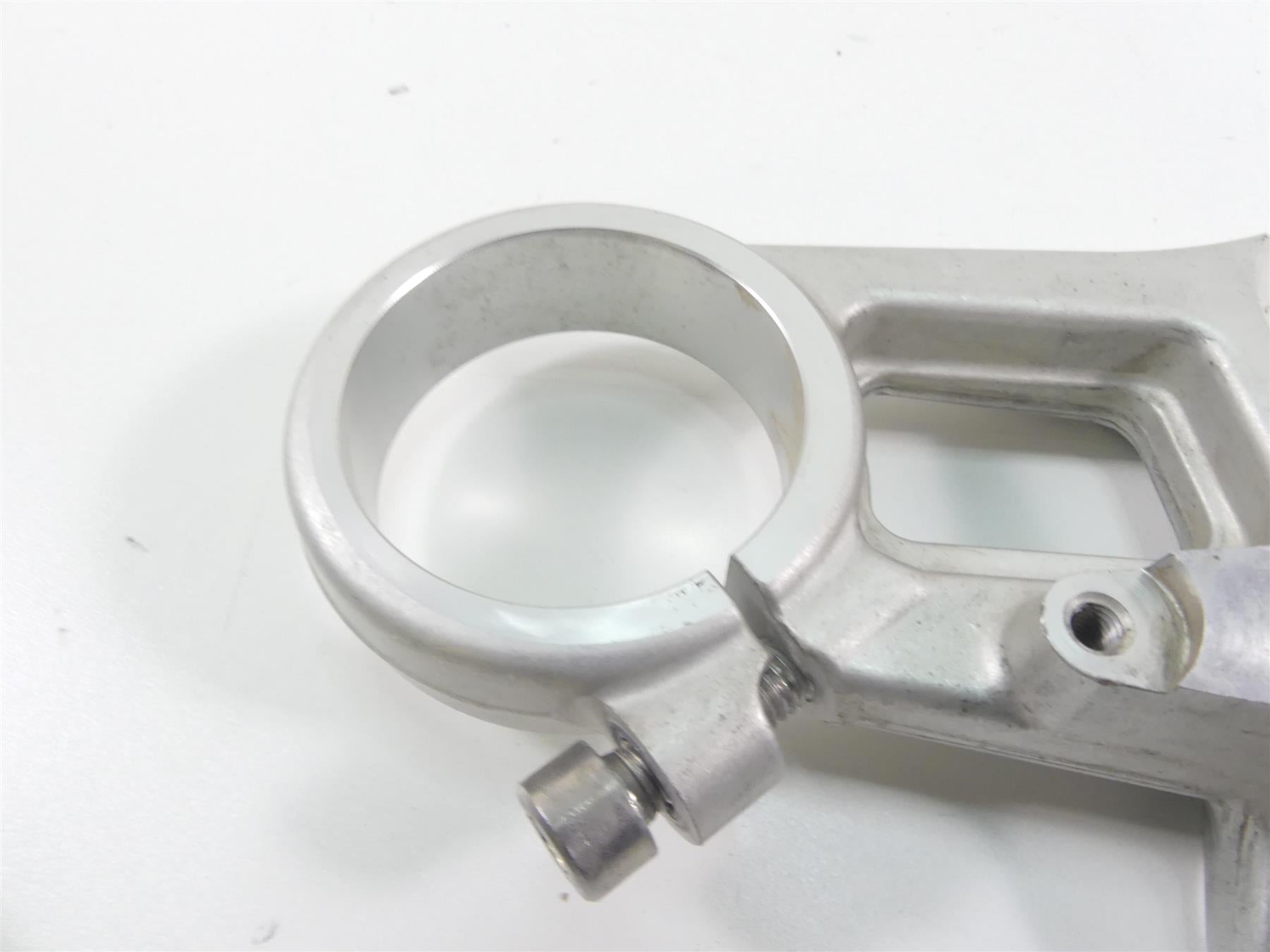 2006 Triumph Daytona 675 Upper Triple Tree Steering Clamp 50mm T2049170 {{ shop.shopifyCountryName }} - Mototech271