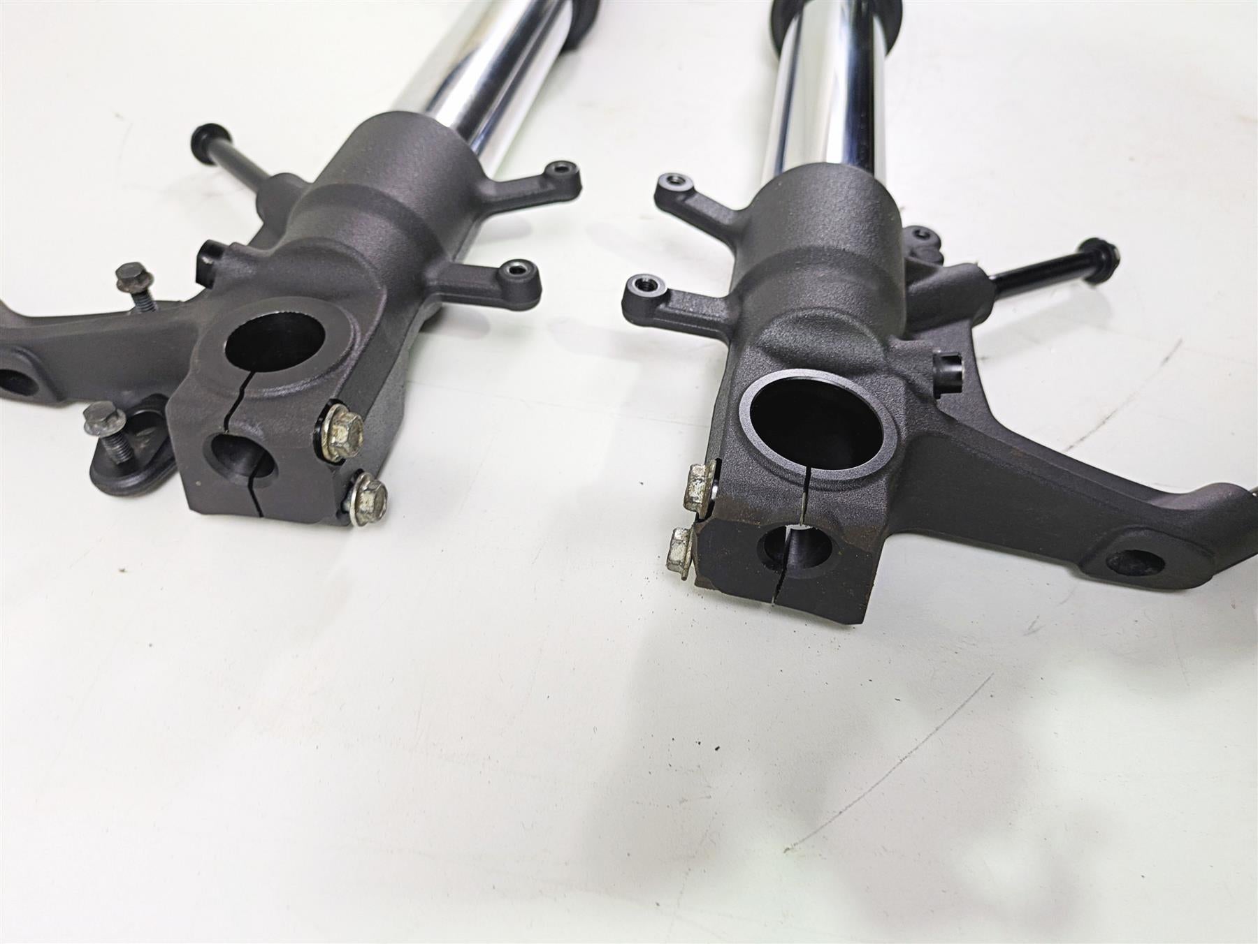 2020 Suzuki V-Strom 1050 XT Straight Front Fork Leg Set 51103-06L00 51104-06L00 {{ shop.shopifyCountryName }} - Mototech271