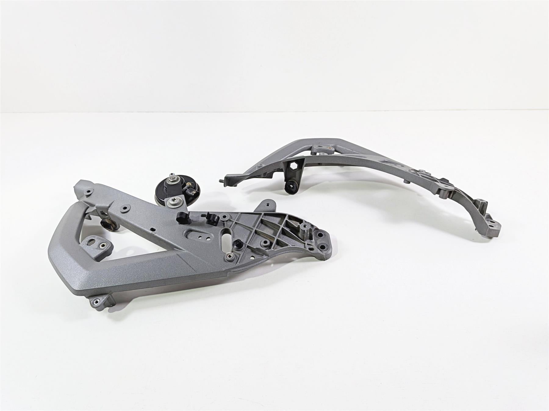 2015 BMW R1200GS K50 Front Left Right Side Stay Mounts Carrier Set 46638528674 {{ shop.shopifyCountryName }} - Mototech271