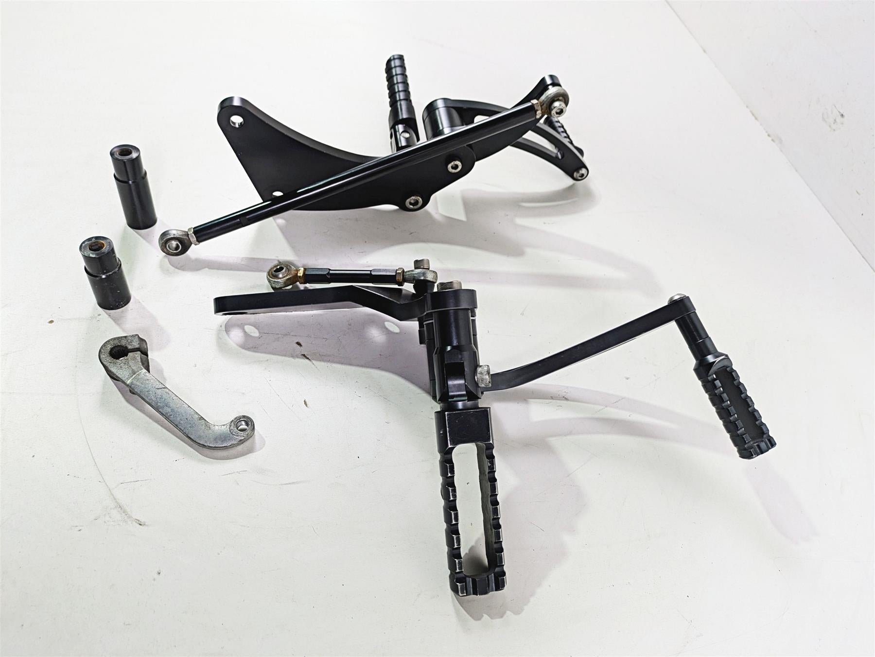 2021 Harley Softail FXST Standard Tarazon Fw Control Footrests - Read ?RSHD-SB18 {{ shop.shopifyCountryName }} - Mototech271