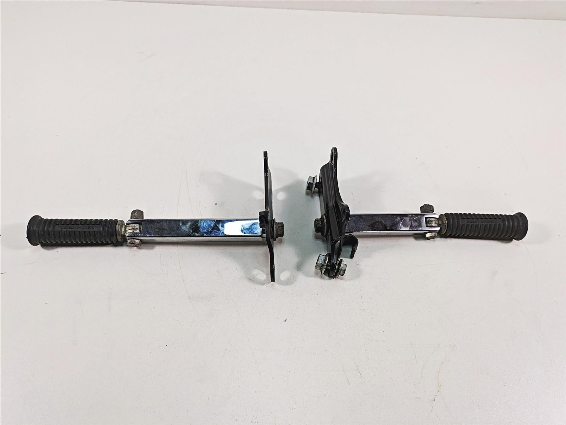 1986 Harley Sportster XLH 883 Highway Footpeg Foot Peg & Mount Set {{ shop.shopifyCountryName }} - Mototech271