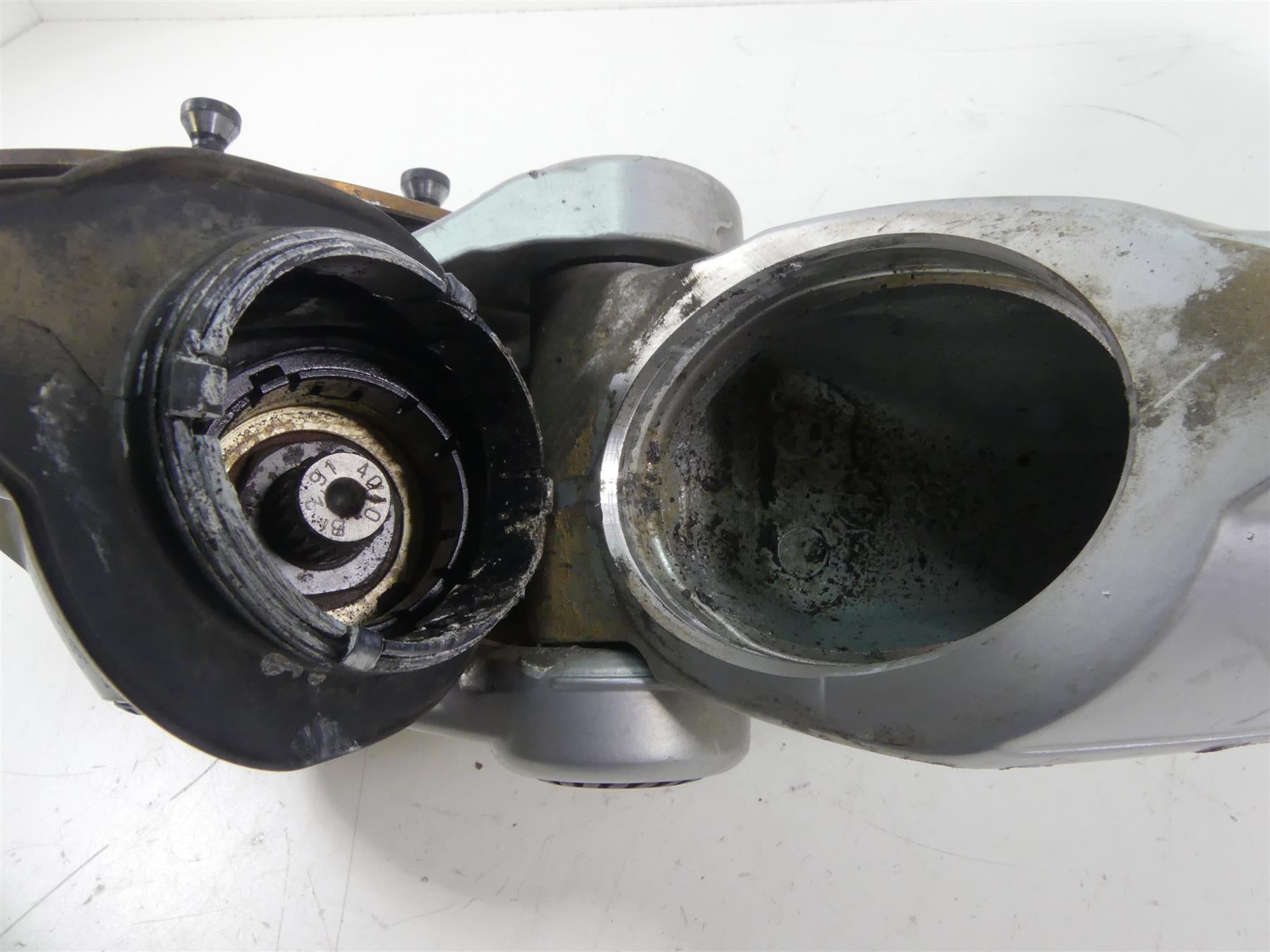 2011 BMW R1200GS K255 Adv Swingarm Differential Drive Shaft Set 33117726889 {{ shop.shopifyCountryName }} - Mototech271