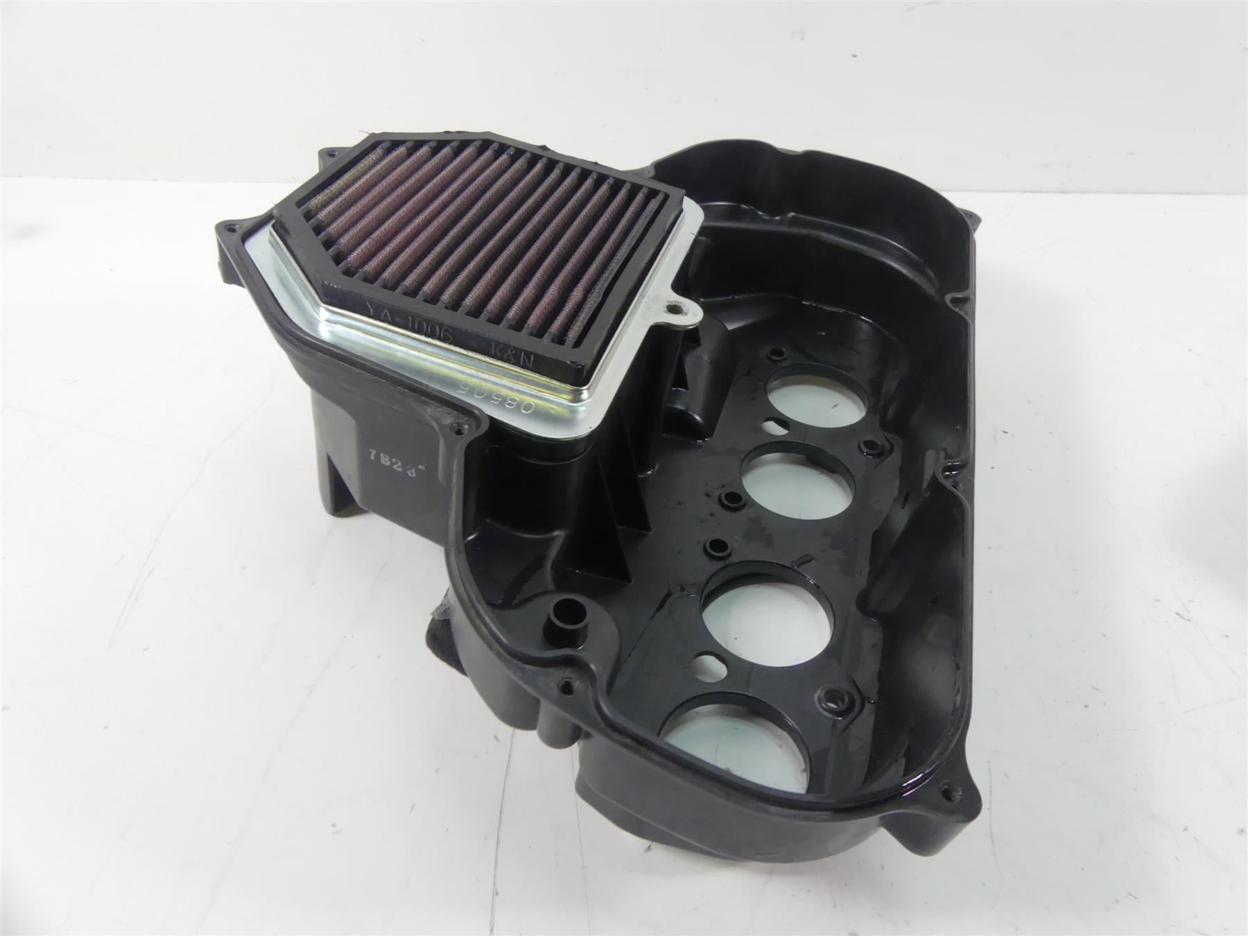 2007 Yamaha FZ1 Fazer Air Cleaner Breather Box & Velocity Stacks 2D1-14411-00-00 {{ shop.shopifyCountryName }} - Mototech271