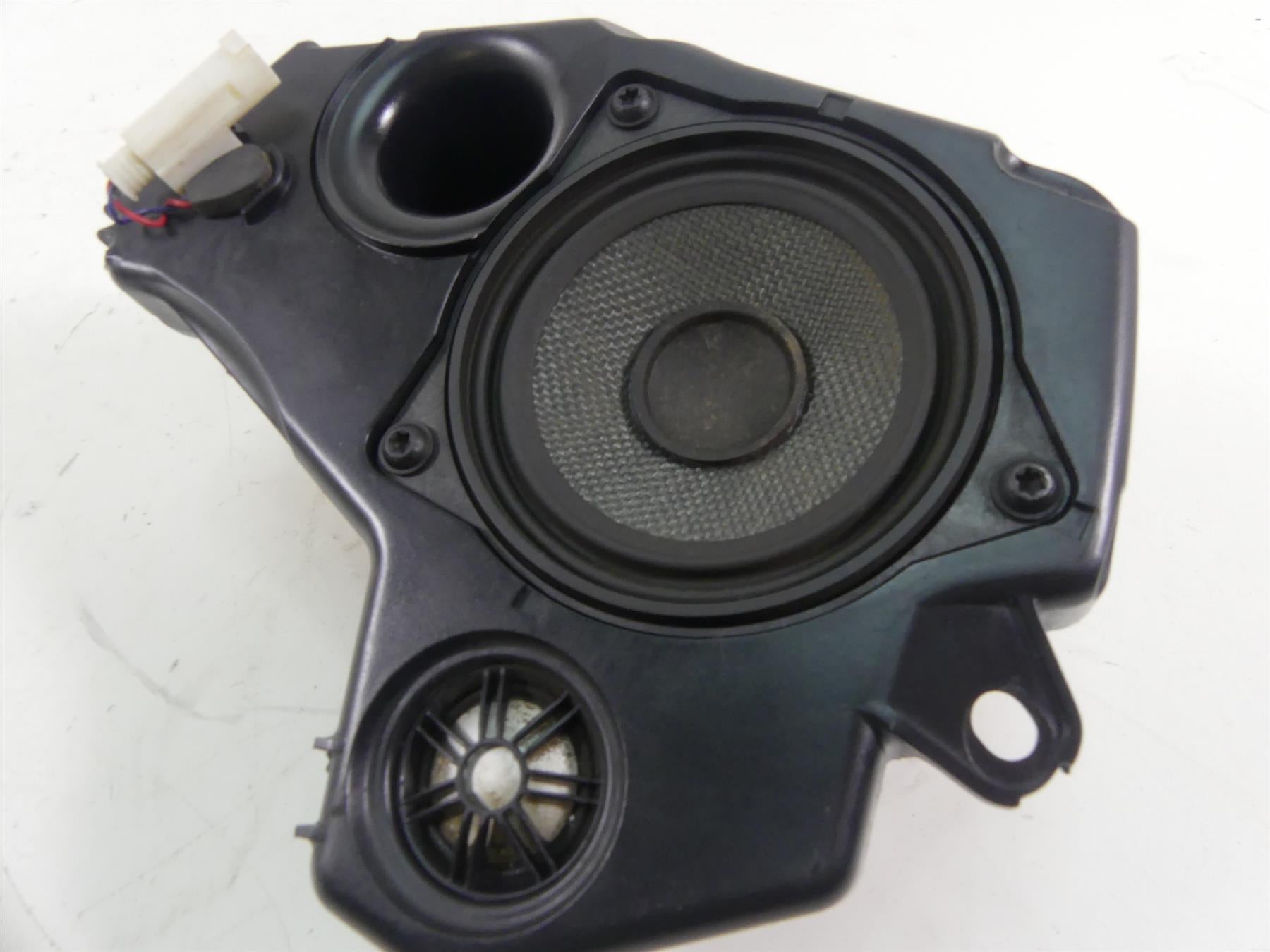 2015 BMW R1200RT K52 Left Side Audio Speaker + Housing Set - Read 65138543457 {{ shop.shopifyCountryName }} - Mototech271
