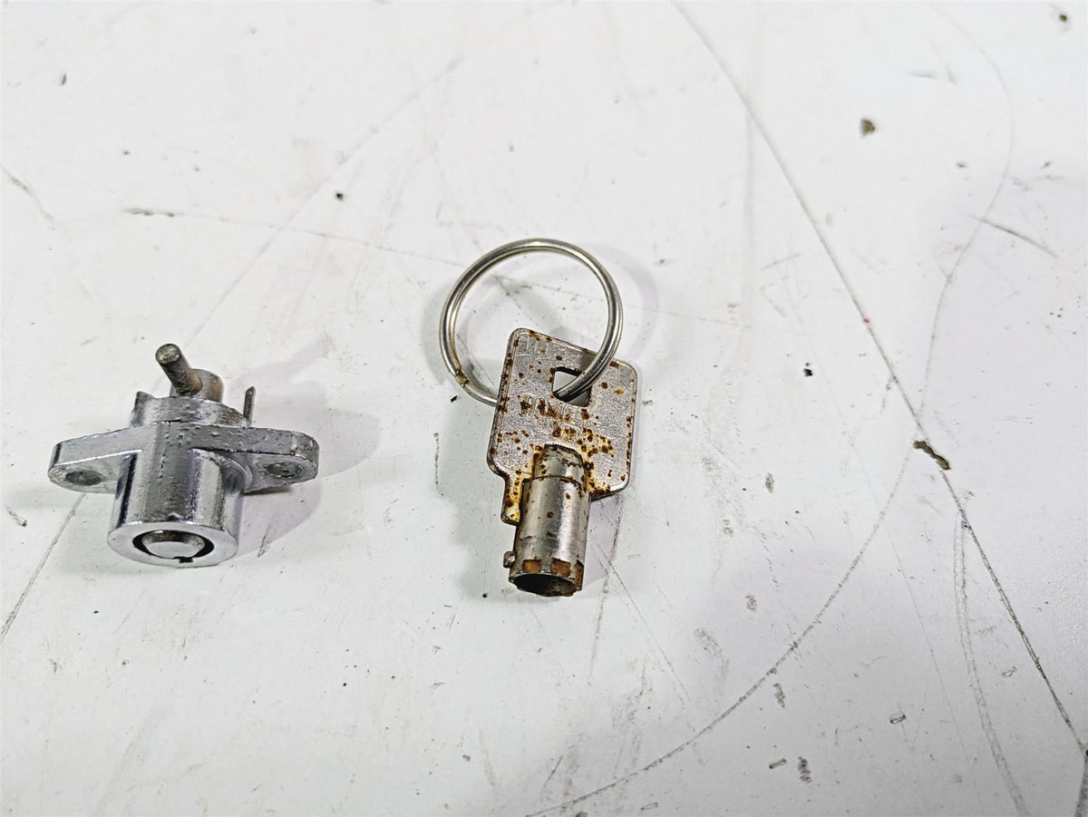 2007 Harley Touring FLHTCU SE CVO E-Glide Ignition Switch Key Lock Set 71572-06 {{ shop.shopifyCountryName }} - Mototech271
