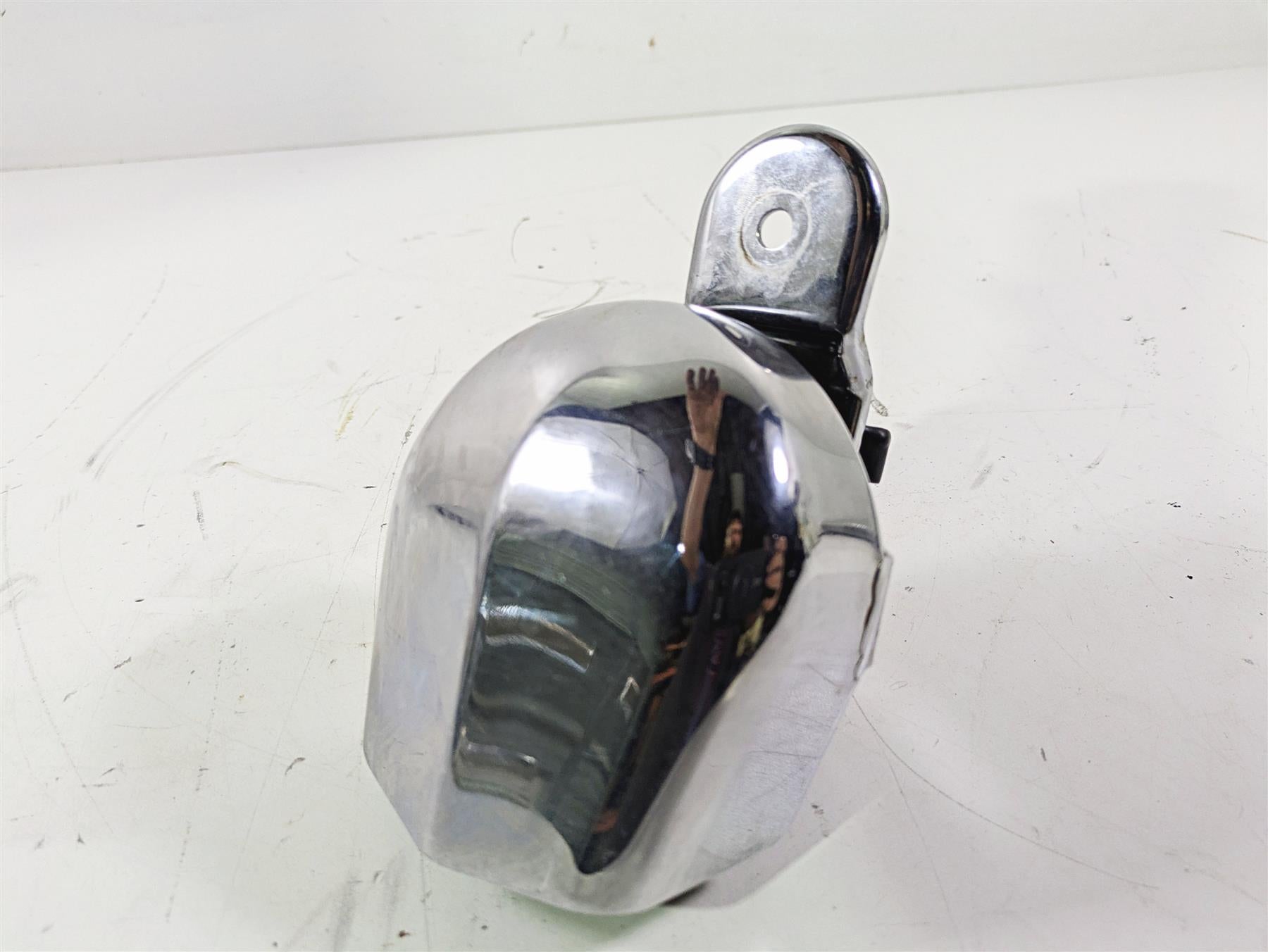 2004 Harley FLSTCI Softail Heritage Horn & Chrome Cover 69060-90H 61300478A {{ shop.shopifyCountryName }} - Mototech271