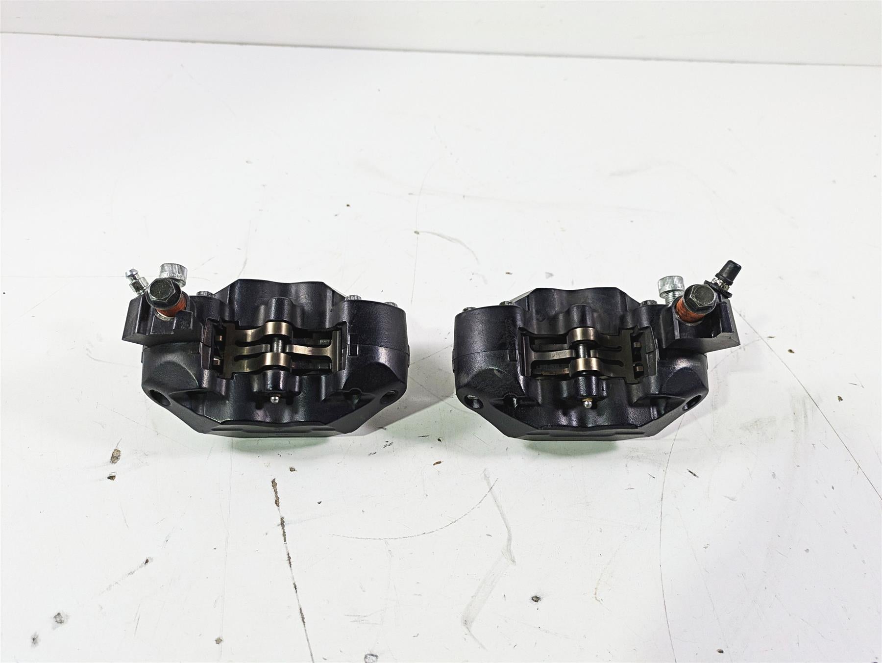 2012 Victory Cross Country Front Brake Caliper Set 1911512 1911513 {{ shop.shopifyCountryName }} - Mototech271