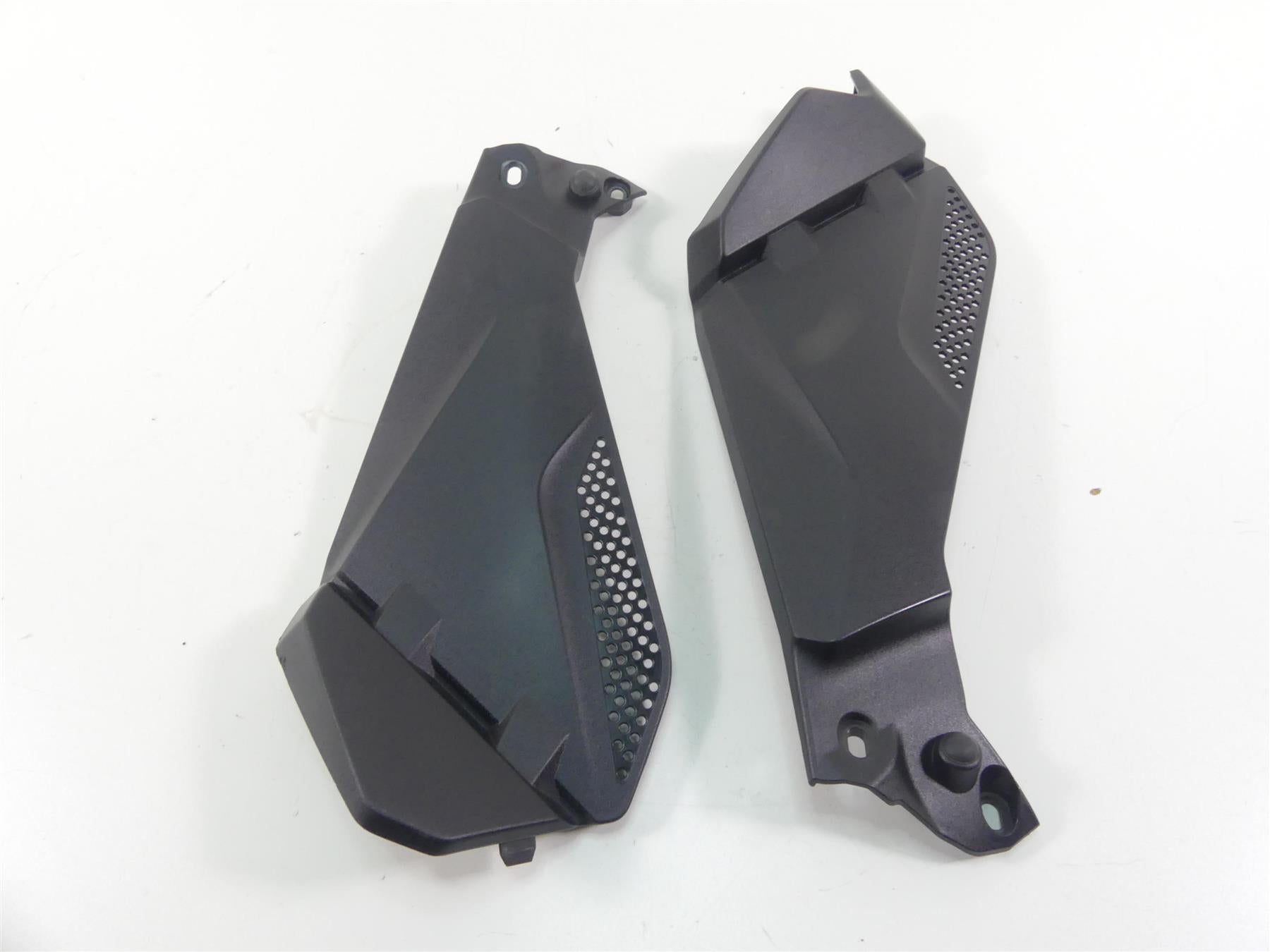 2013 BMW R1200GS GSW K50 Left Right Lower Side Tank Cover Fairing 46638528675 {{ shop.shopifyCountryName }} - Mototech271