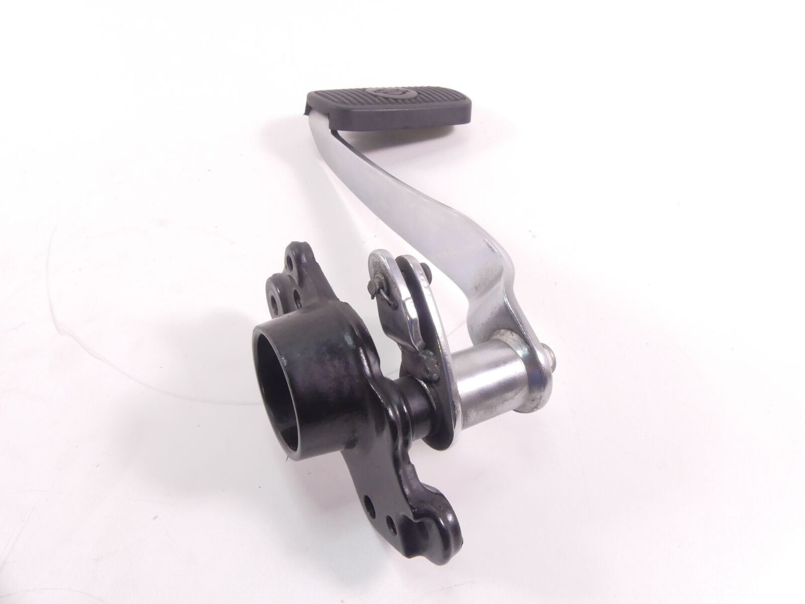 2009 Harley Touring FLHTCU Electra Glide Brake Pedal Lever & Mount 50518-09 {{ shop.shopifyCountryName }} - Mototech271