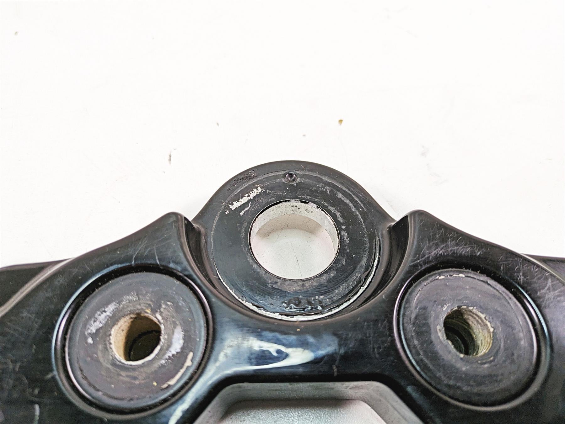 2009 Harley FXDF Dyna Fat Bob Upper Triple Tree Steering Clamp 49mm 47661-08 {{ shop.shopifyCountryName }} - Mototech271