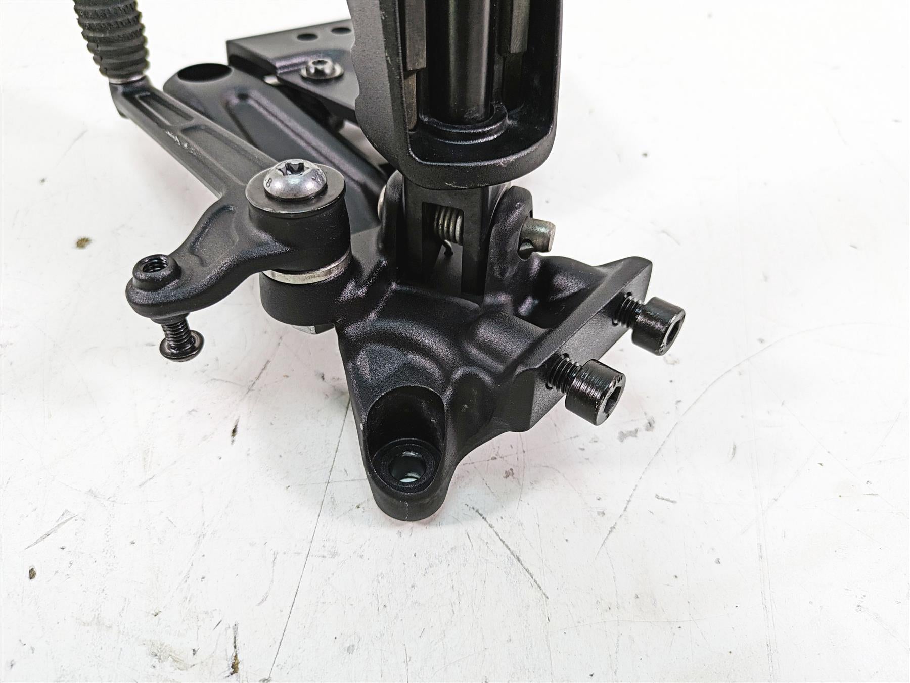 2022 Harley RA1250 S Pan America Left Rider Footpeg & Shifter - Read 33600309A {{ shop.shopifyCountryName }} - Mototech271