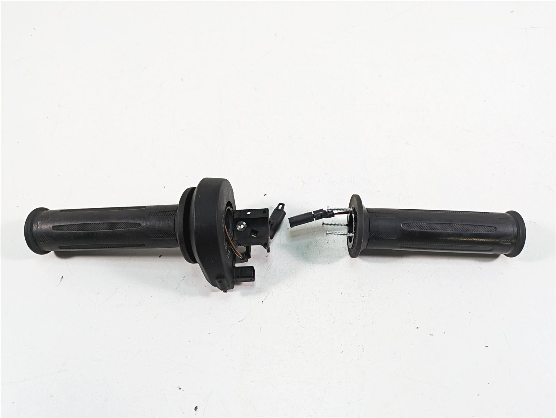 2016 BMW R1200R K53 Heated Cruise Hand Grip Set 61318552115 61318552124