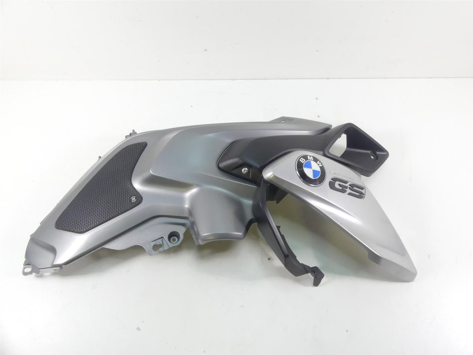 2014 BMW R1200GS K50 Right Side Fuel Gas Tank Fairing Cover + Emblem 46638533680 {{ shop.shopifyCountryName }} - Mototech271