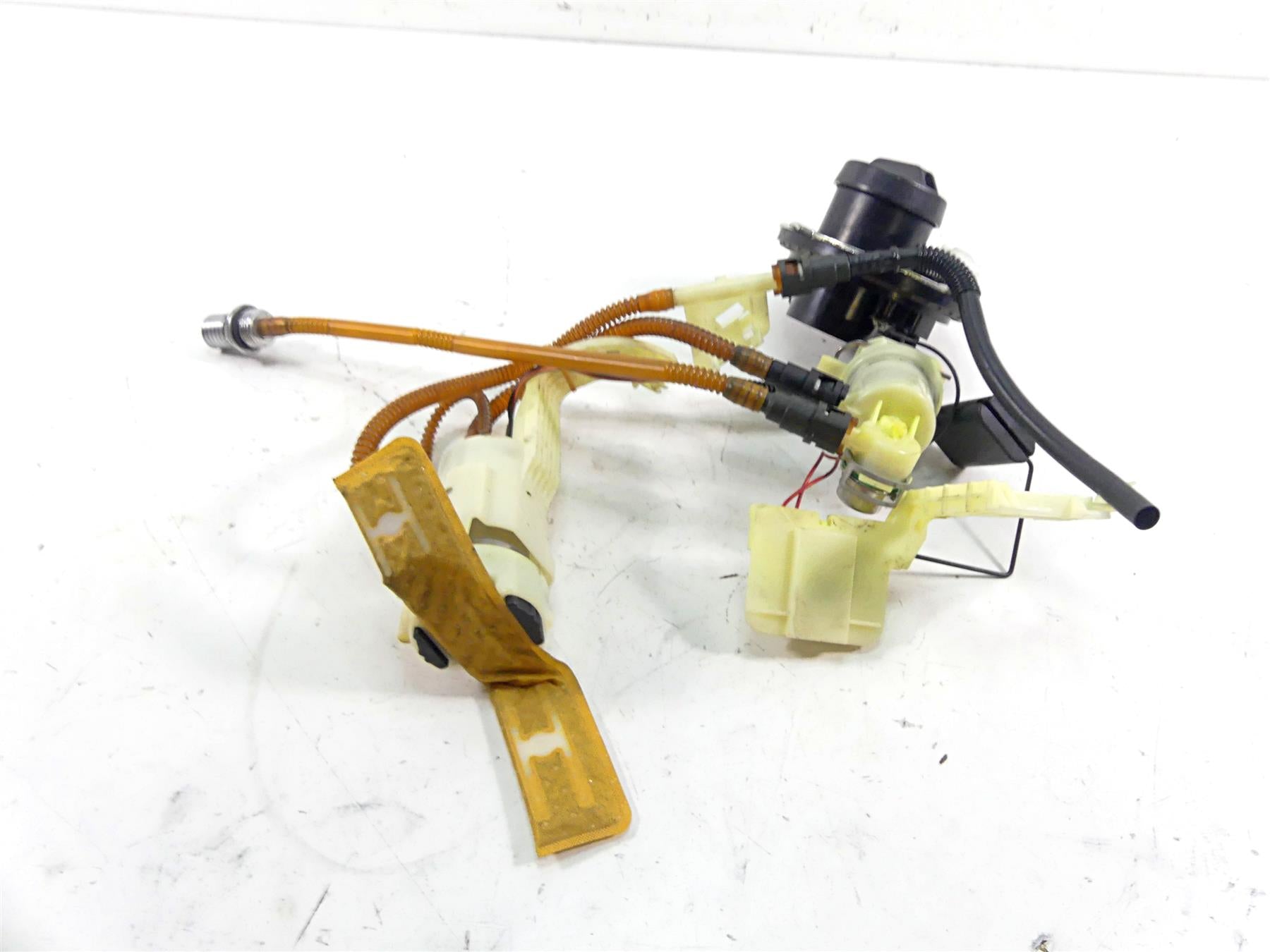 2011 Harley Touring FLTRX Road Glide Fuel Gas Petrol Pump - Read 62908-08 {{ shop.shopifyCountryName }} - Mototech271