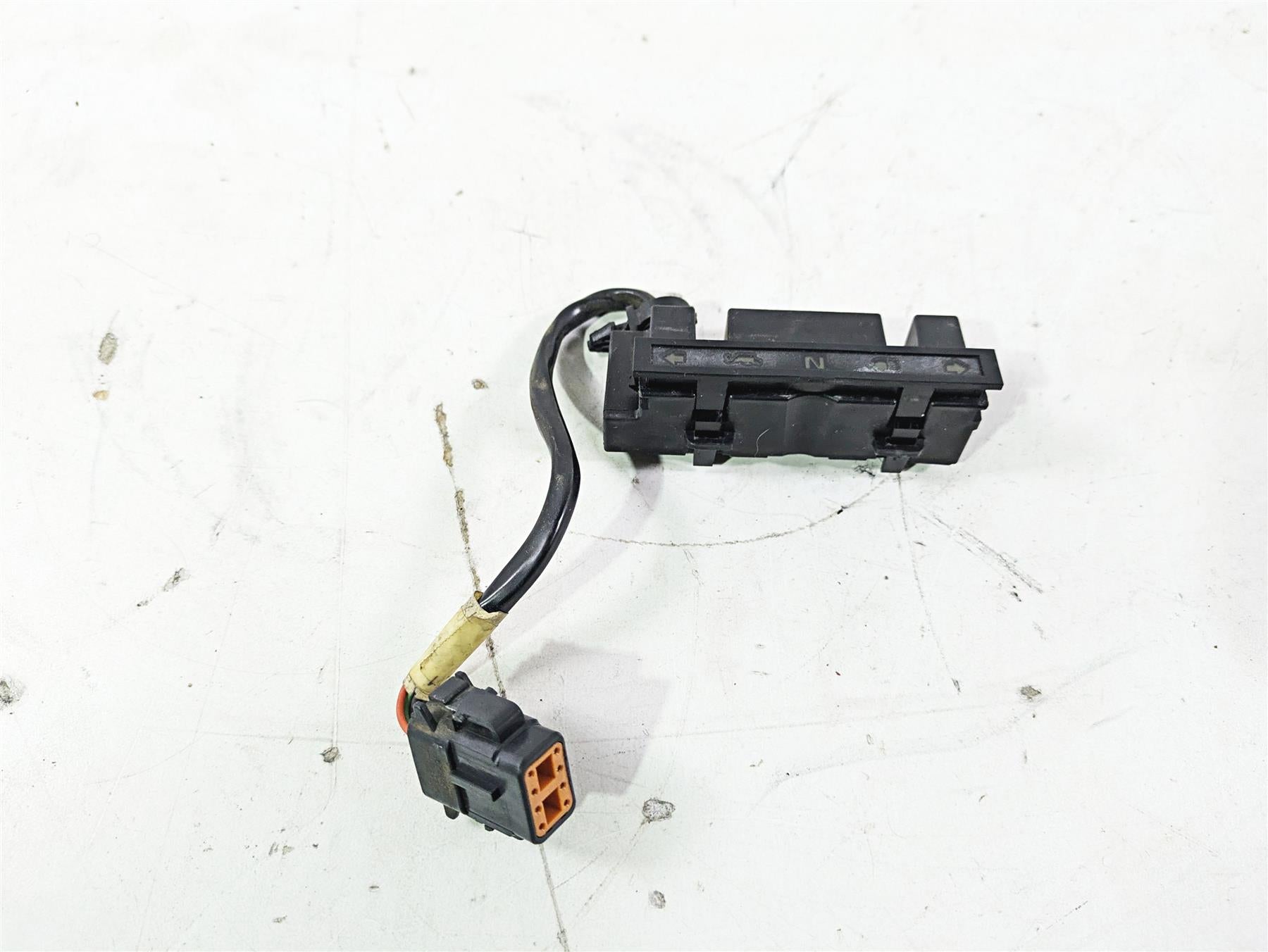 2004 Harley Softail FLSTF Fat Boy Instrument Indicator Lights 68113-99C {{ shop.shopifyCountryName }} - Mototech271