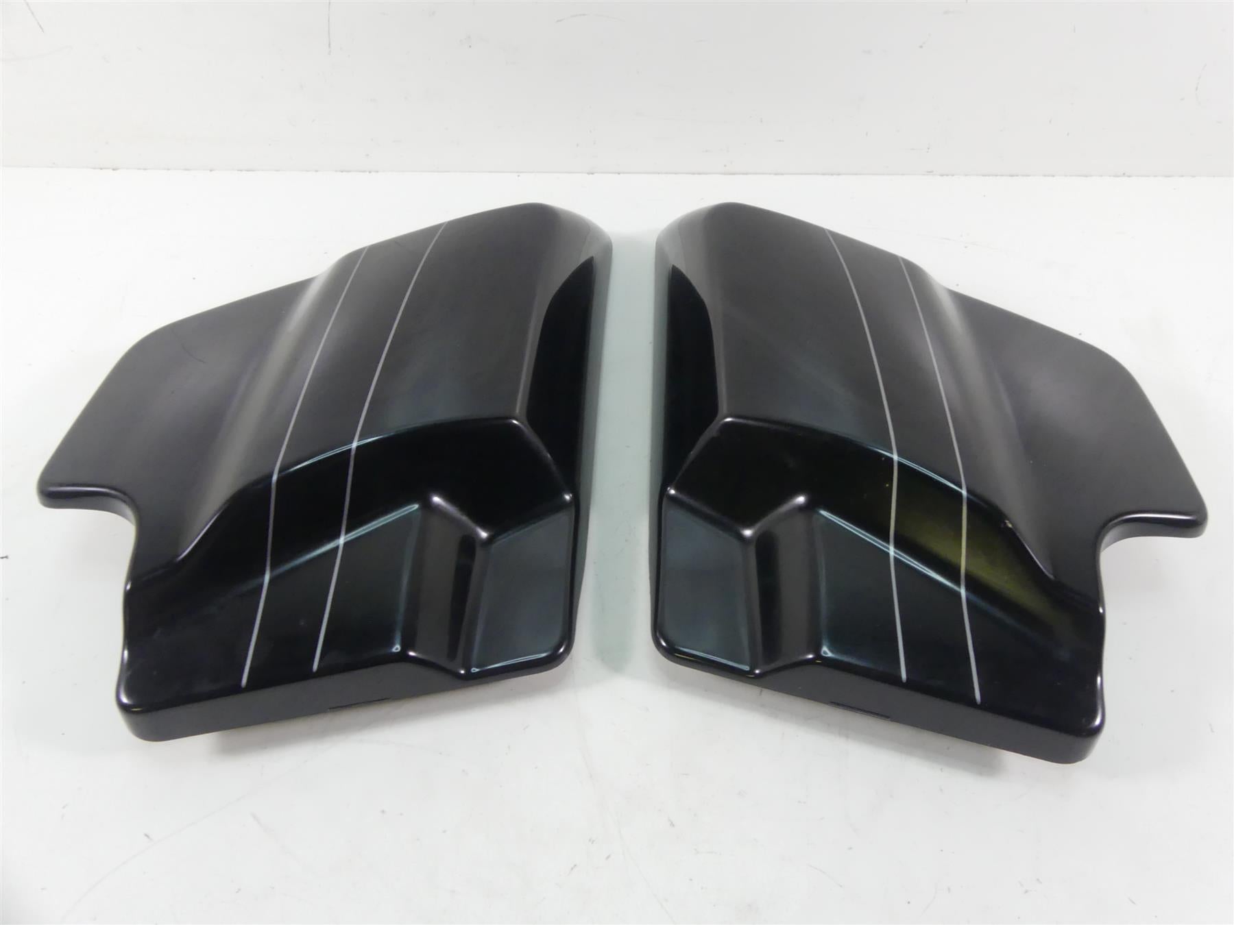 2014 Harley Touring FLHXS Street Glide Sp Side Cover & Wing Fairing Set 66048-09 {{ shop.shopifyCountryName }} - Mototech271
