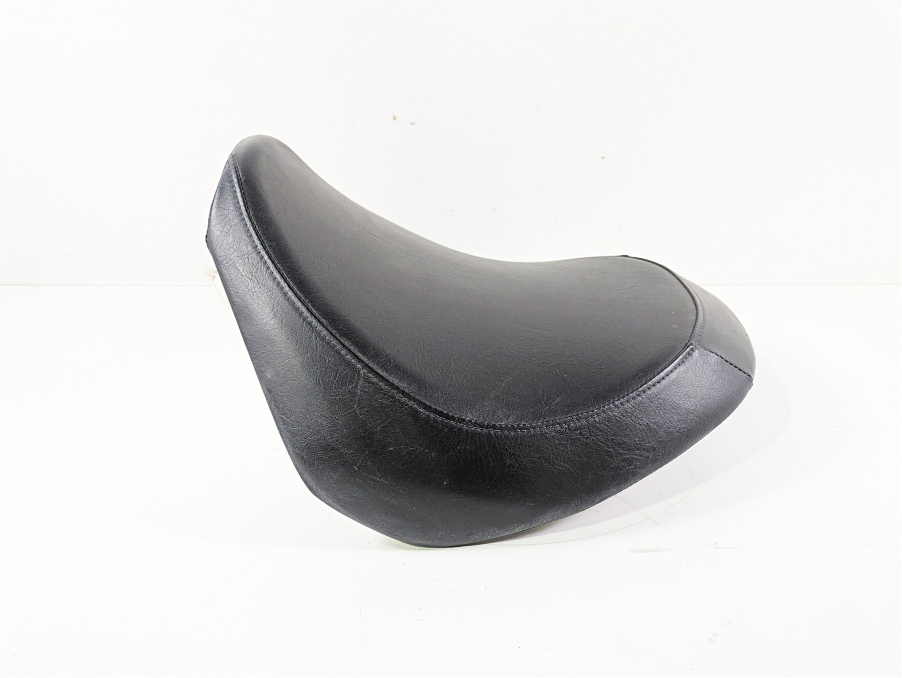 2019 Suzuki M109R VZR1800 Boulevard Front Seat Saddle 45100-48G01-48H {{ shop.shopifyCountryName }} - Mototech271