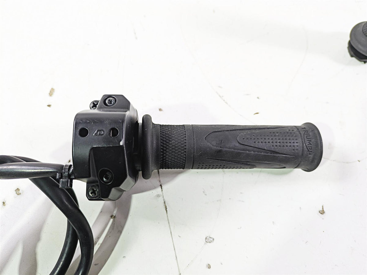 2019 Triumph Speed Triple RS 1050 Ride Fly By Wire Throttle Grip T2042226 {{ shop.shopifyCountryName }} - Mototech271