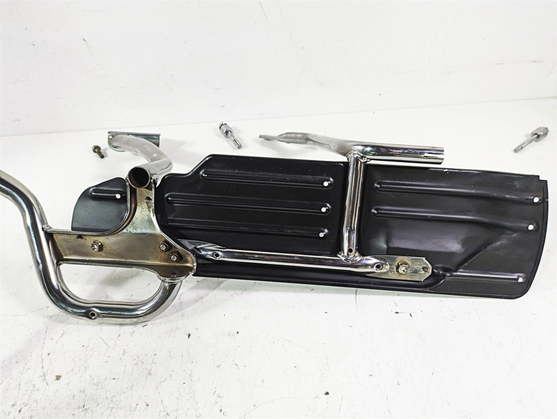 1998 Honda GL1500 Valkyrie Tour Saddlebag Rack Panier Holder Set 84250-MZ0-700 {{ shop.shopifyCountryName }} - Mototech271