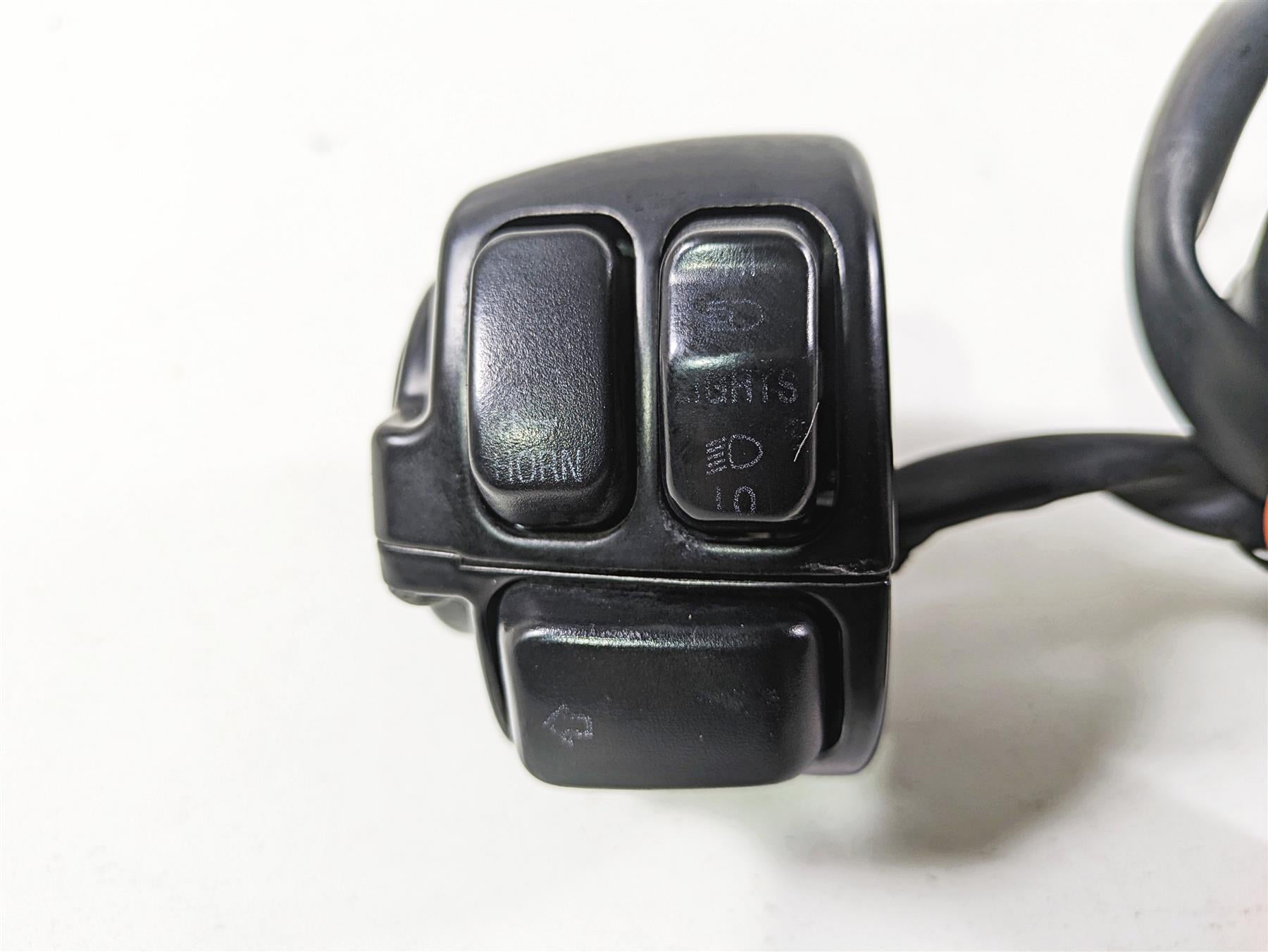 2003 Harley FLSTC Softail Heritage 100th Left Hand Control Switch 71682-06A {{ shop.shopifyCountryName }} - Mototech271