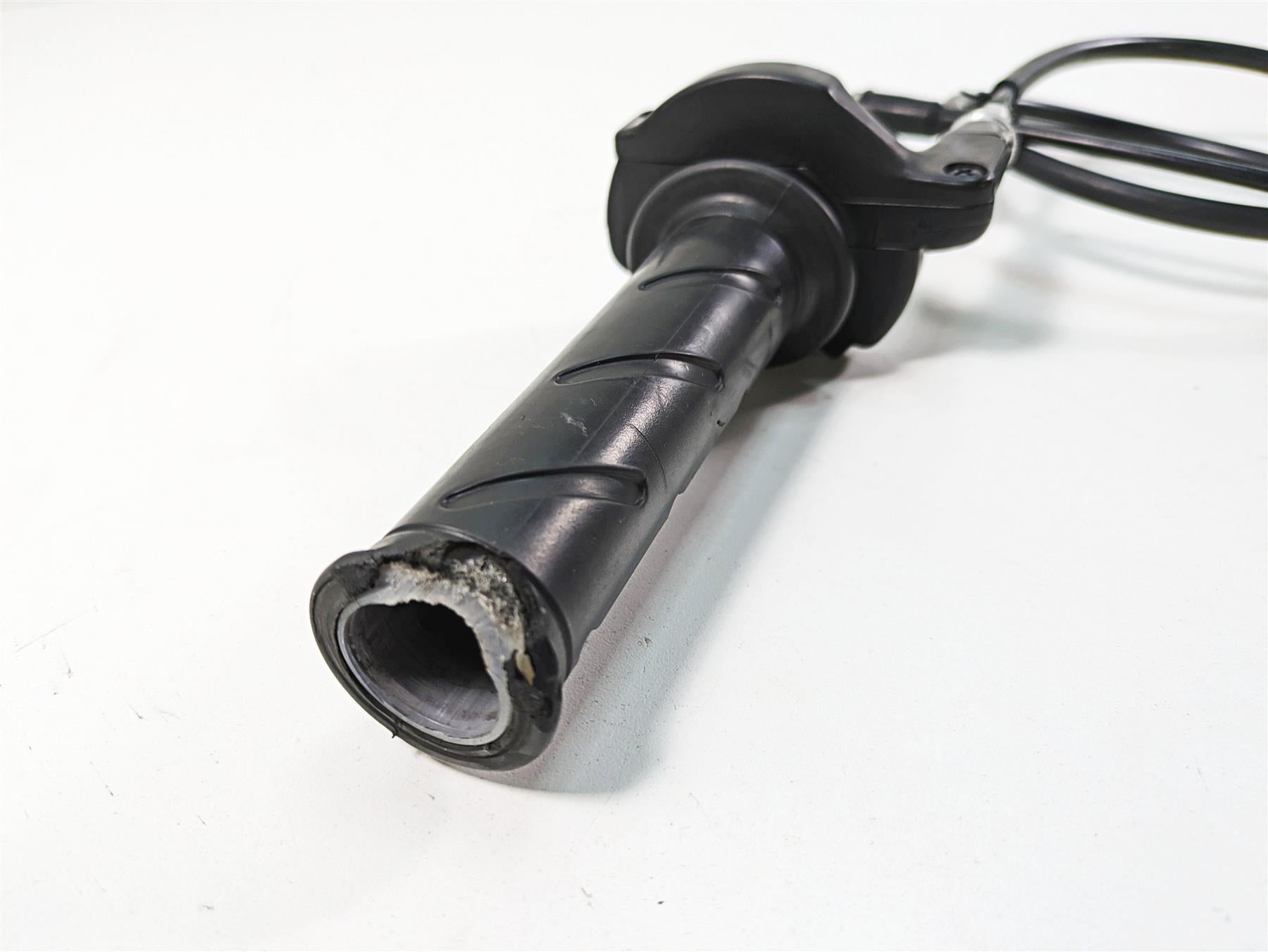 2011 Ducati Hypermotard 1100 Evo SP Throttle Control & Both Grips 65420032A {{ shop.shopifyCountryName }} - Mototech271