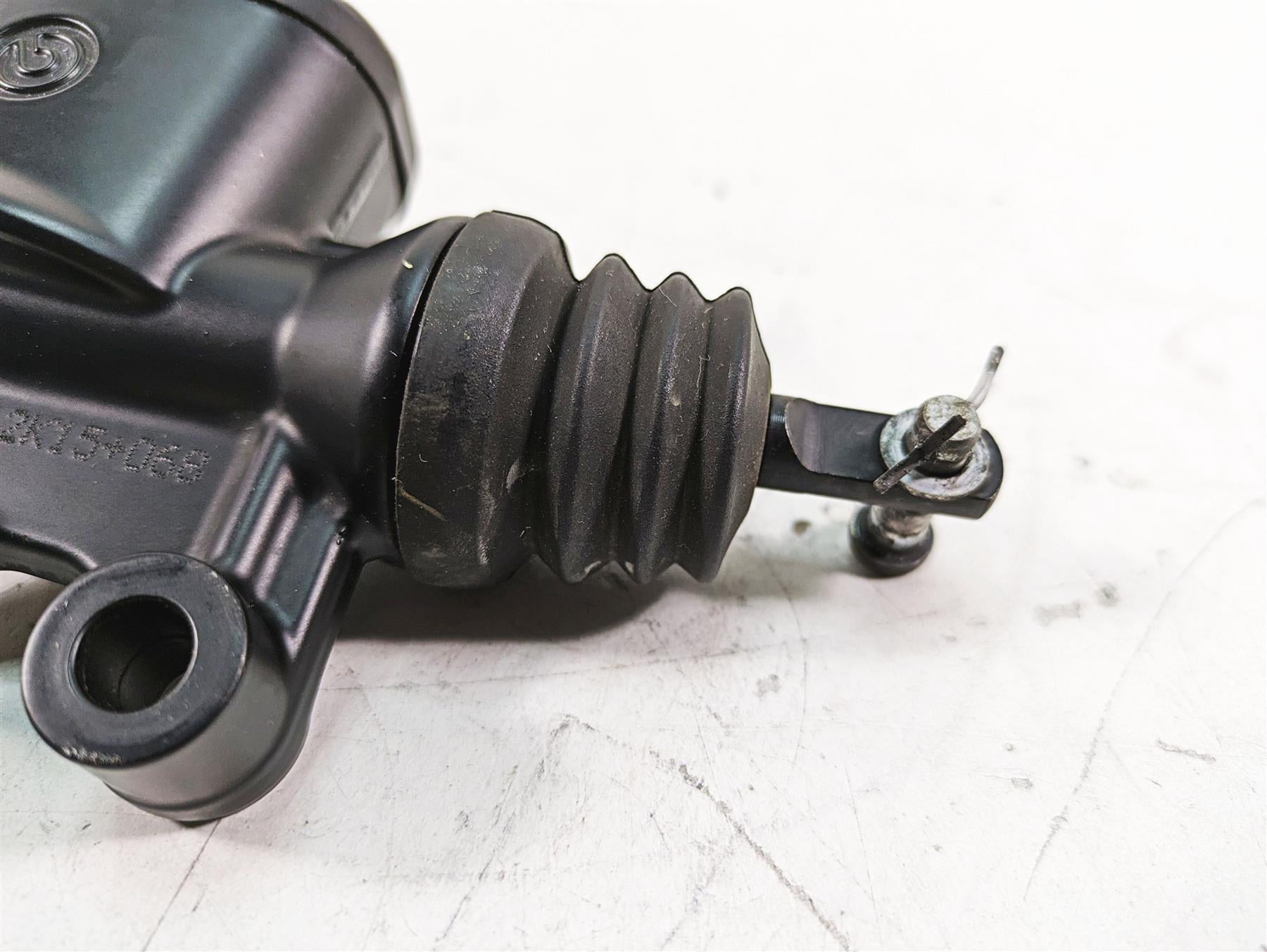 2013 Harley Touring FLHX Street Glide Rear Brake Master Cylinder 41763-08C {{ shop.shopifyCountryName }} - Mototech271
