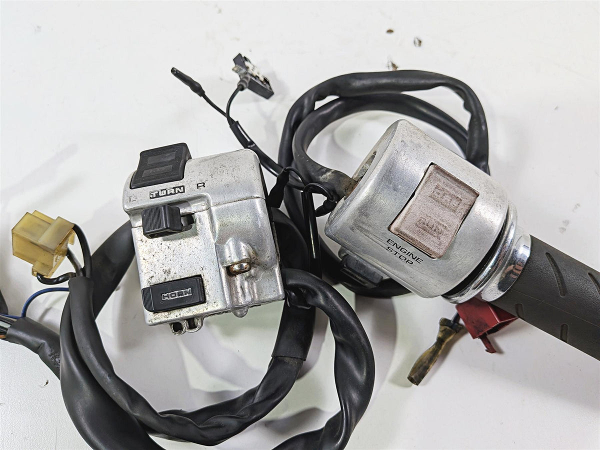 1995 Honda VT600 CD Shadow Deluxe Left Right Hand Control Switch 35200-MZ8-A20 {{ shop.shopifyCountryName }} - Mototech271