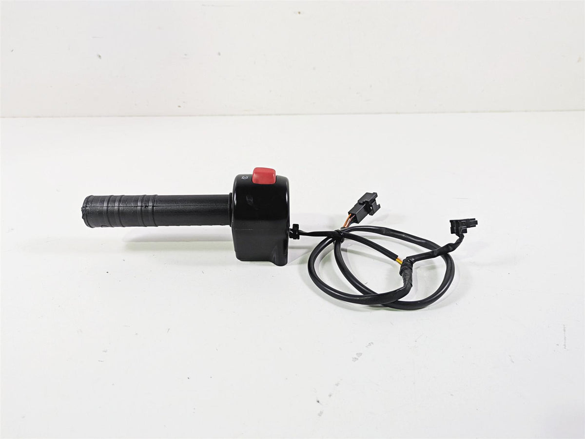 2019 Suzuki M109R VZR1800 Boulevard Right Hand Control Switch 37200-06J00 {{ shop.shopifyCountryName }} - Mototech271